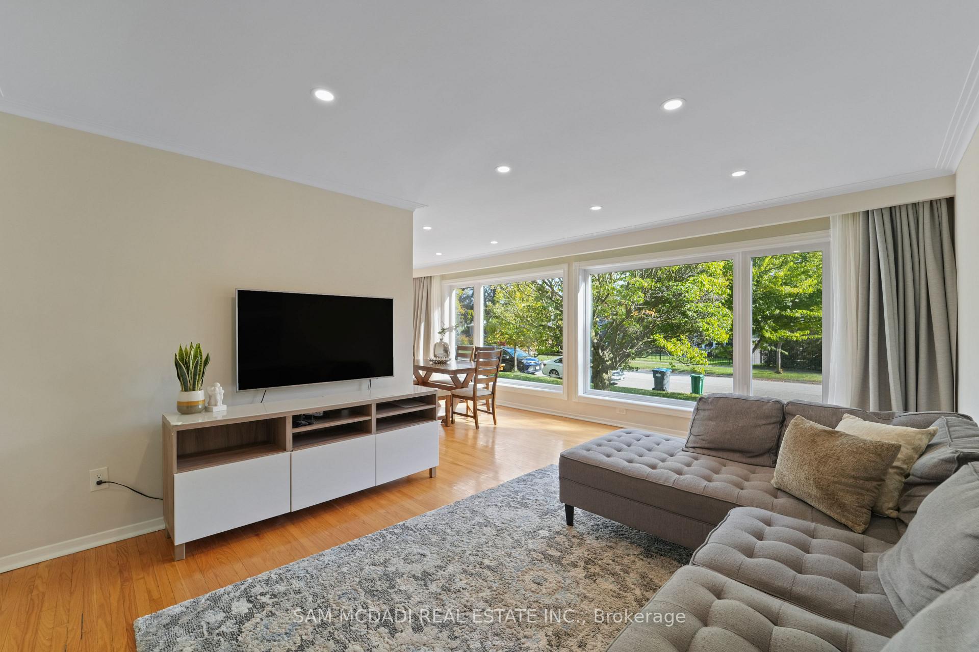 1987 Deanhome Road, Mississauga