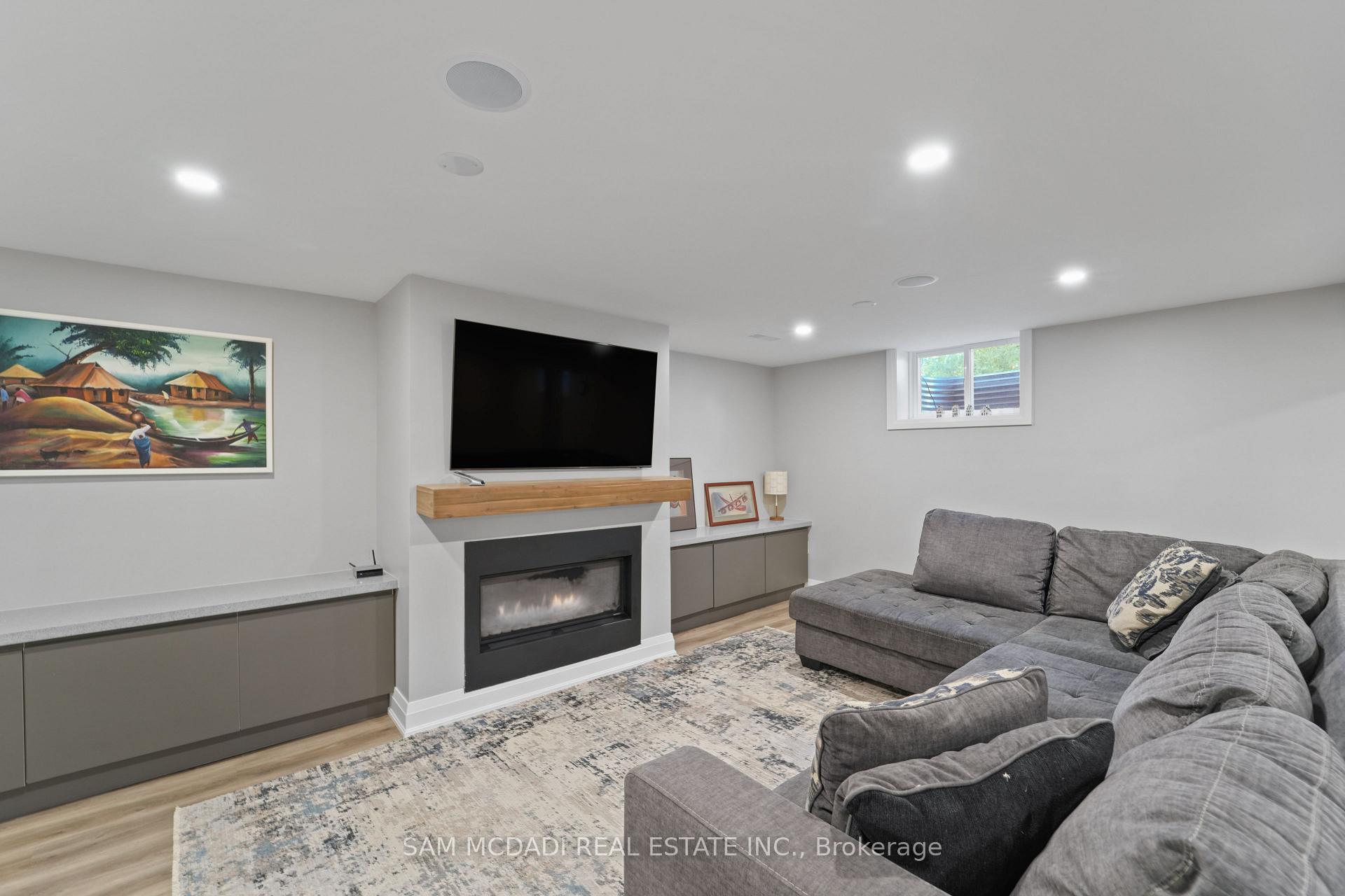 1987 Deanhome Road, Mississauga