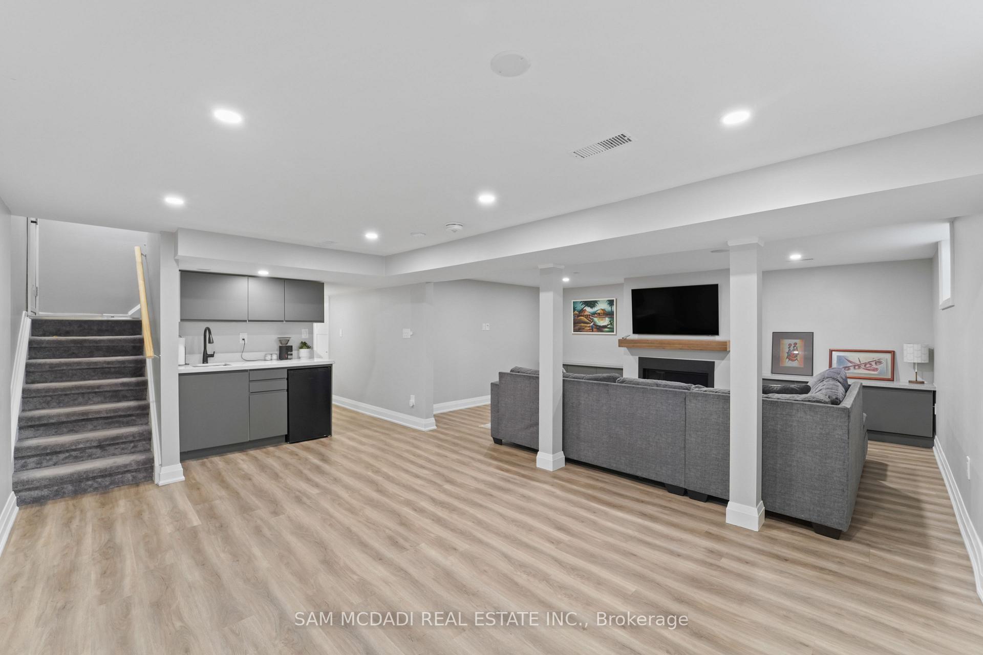 1987 Deanhome Road, Mississauga