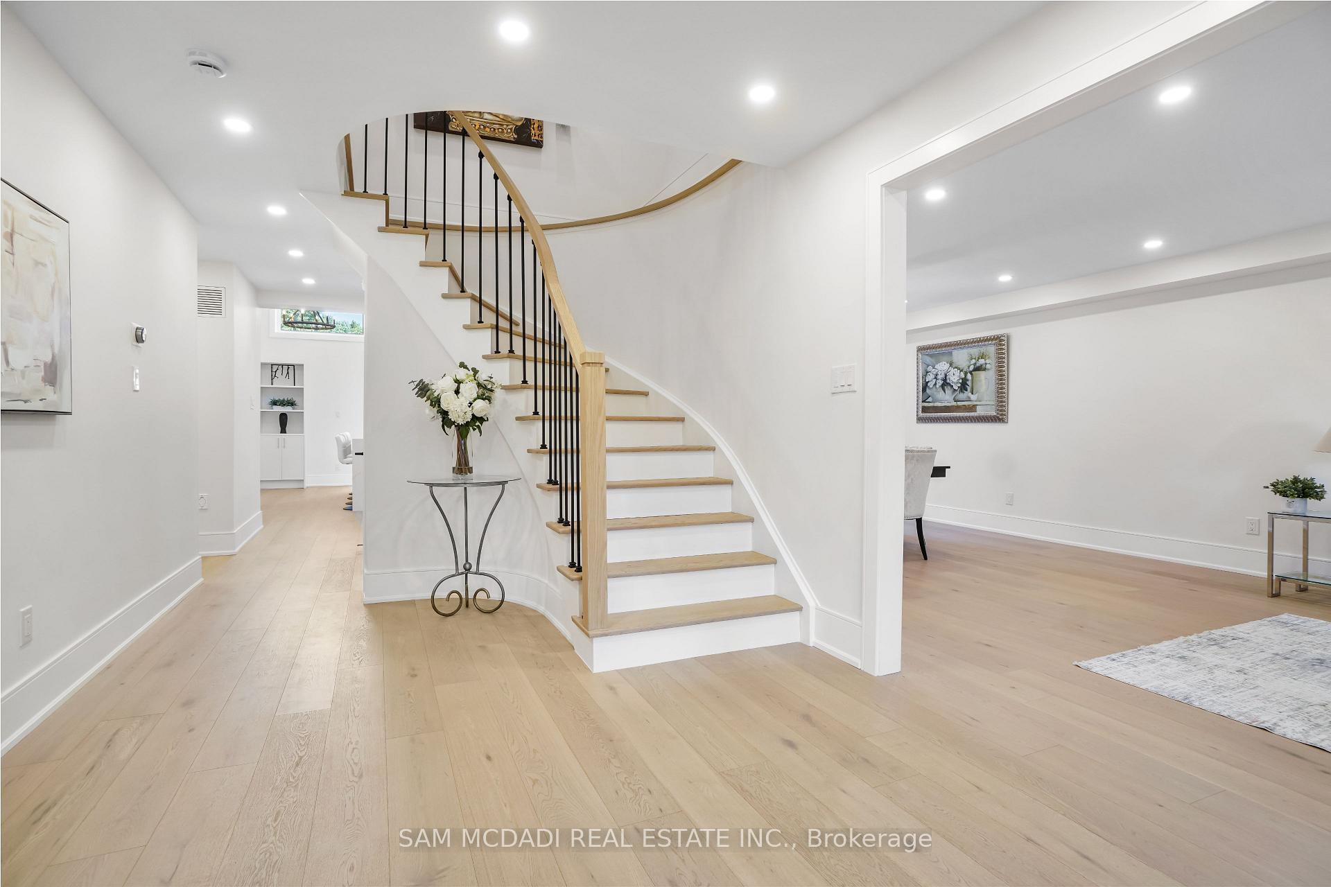 1882 Sherwood Forrest Circle, Mississauga