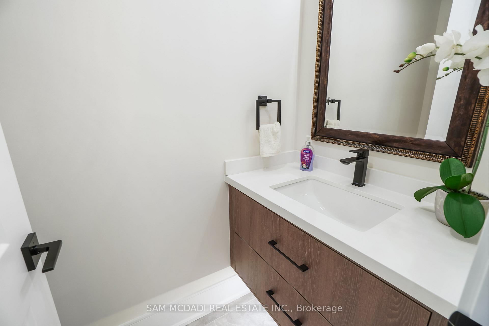 1882 Sherwood Forrest Circle, Mississauga