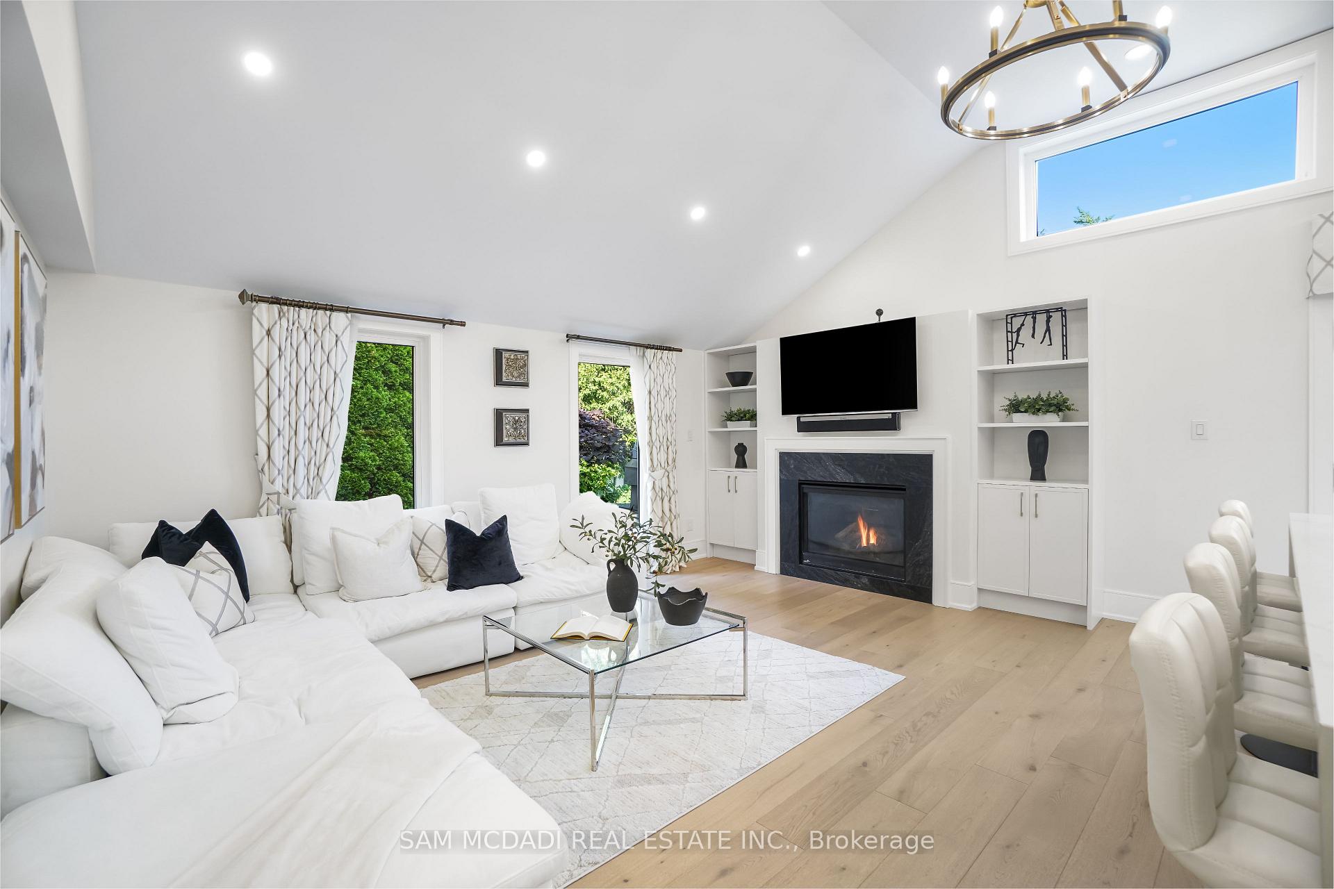 1882 Sherwood Forrest Circle, Mississauga