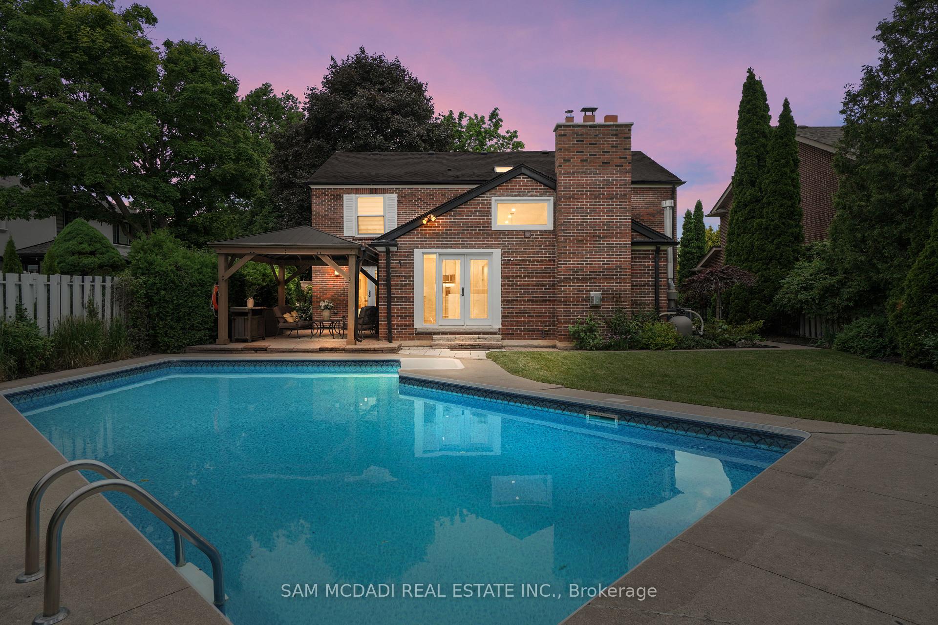 1882 Sherwood Forrest Circle, Mississauga
