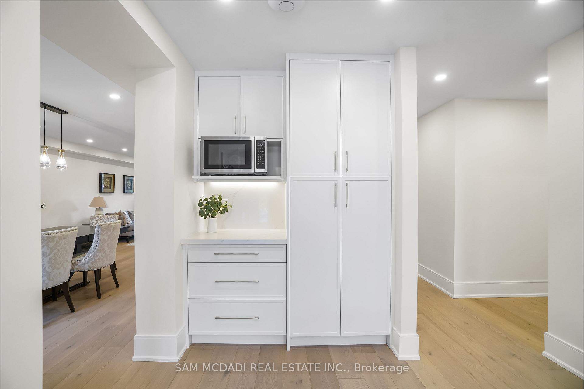 1882 Sherwood Forrest Circle, Mississauga