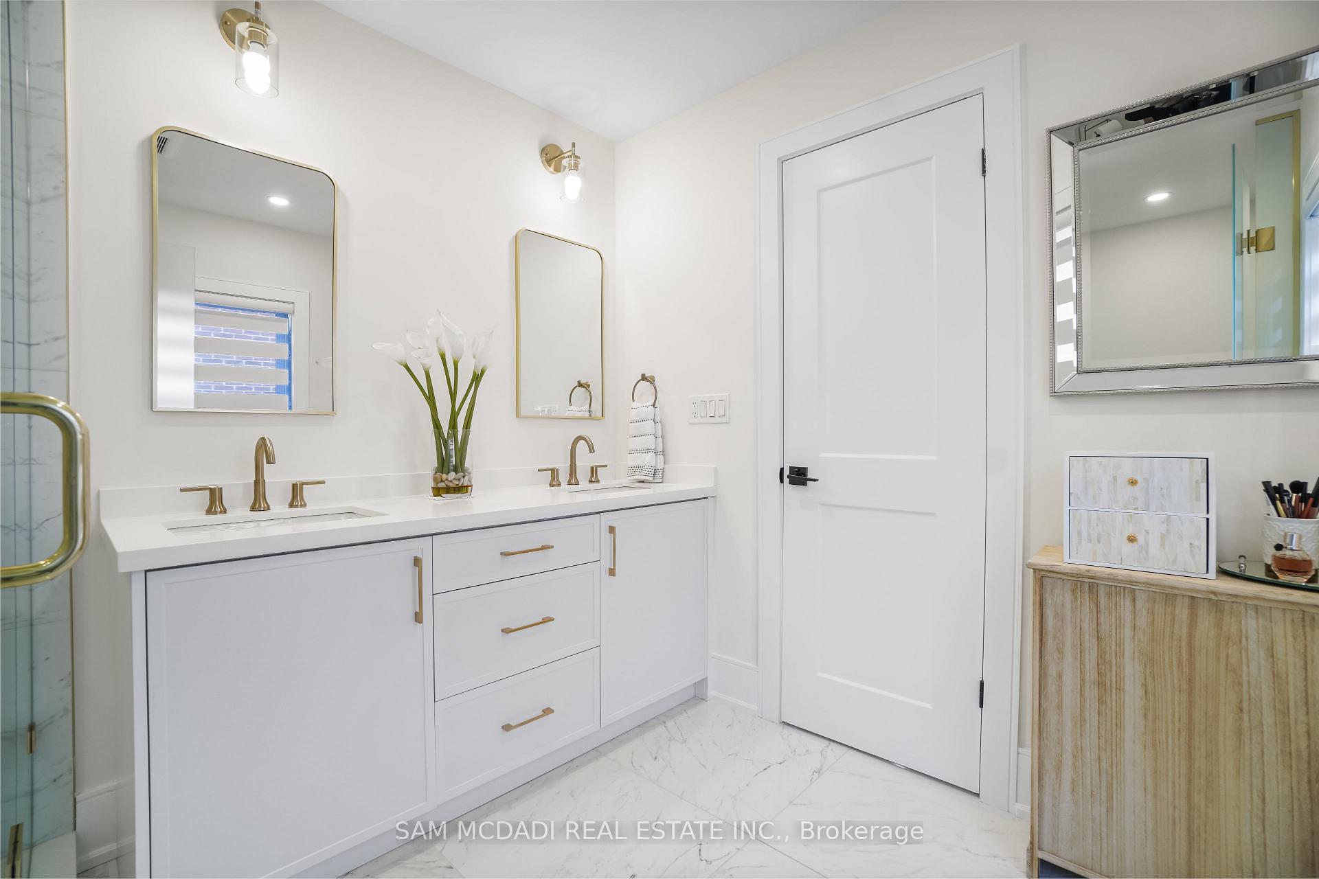 1882 Sherwood Forrest Circle, Mississauga