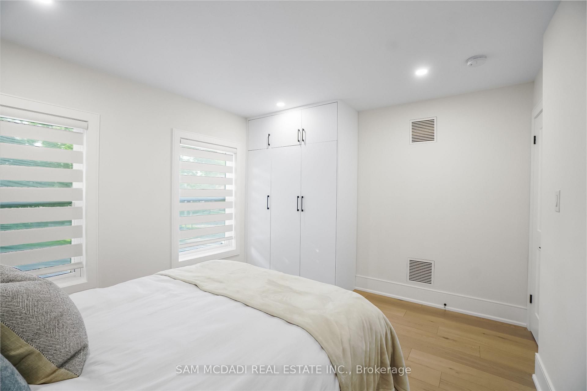 1882 Sherwood Forrest Circle, Mississauga