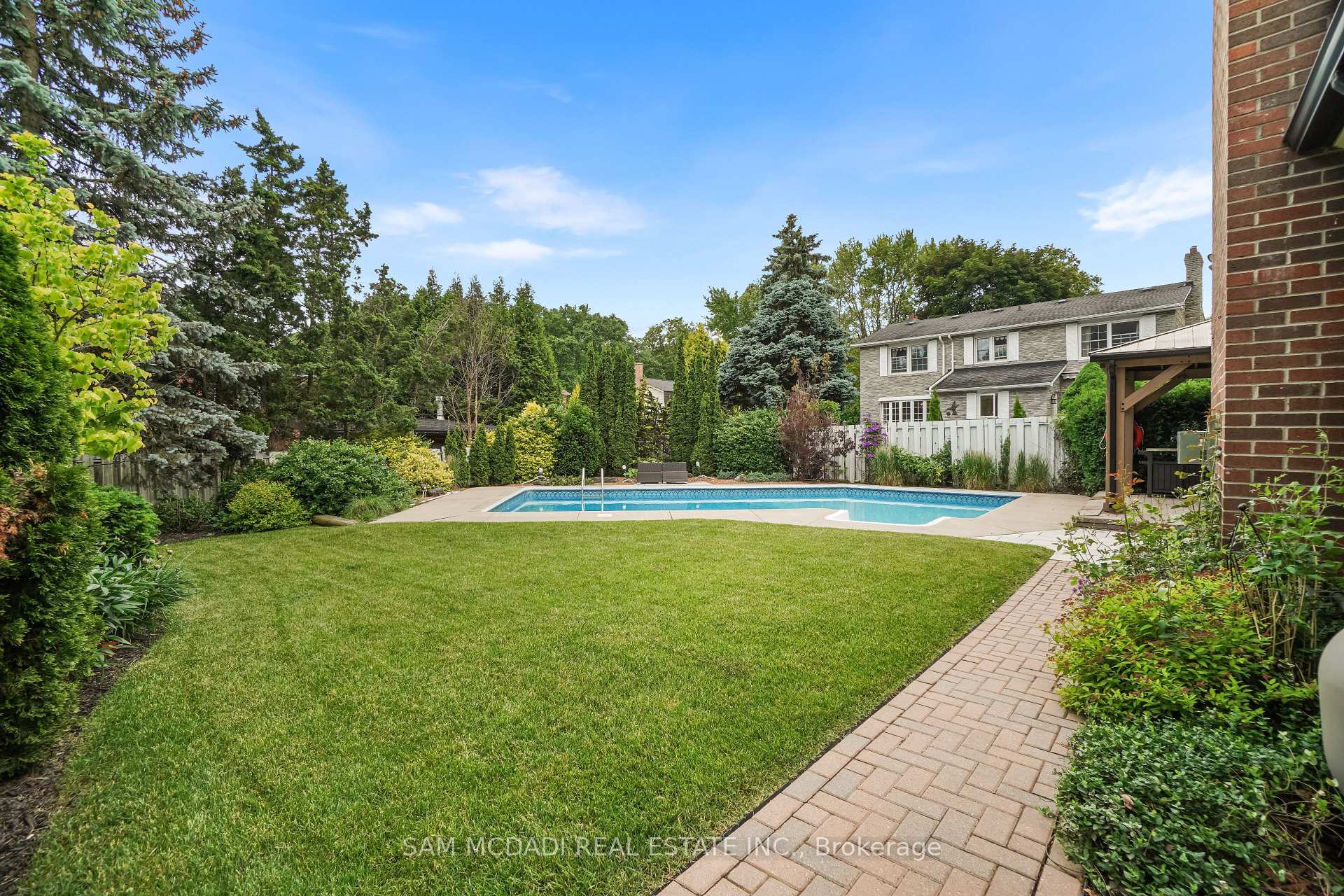1882 Sherwood Forrest Circle, Mississauga