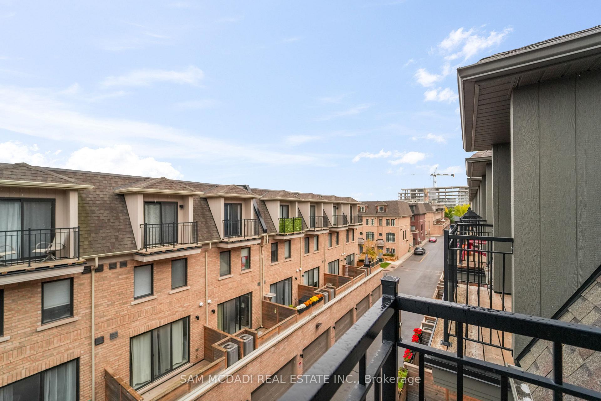 2160 Trafalgar Road 2, Oakville Unit: 2