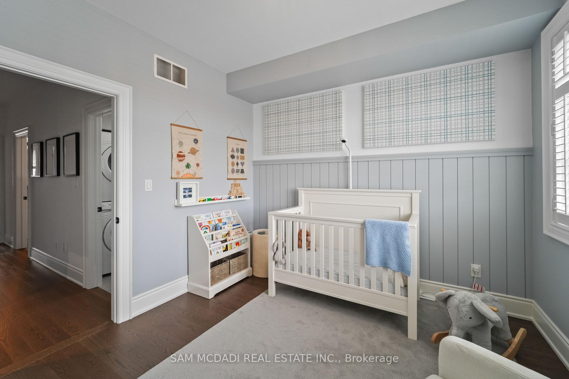 2160 Trafalgar Road 2, Oakville Unit: 2