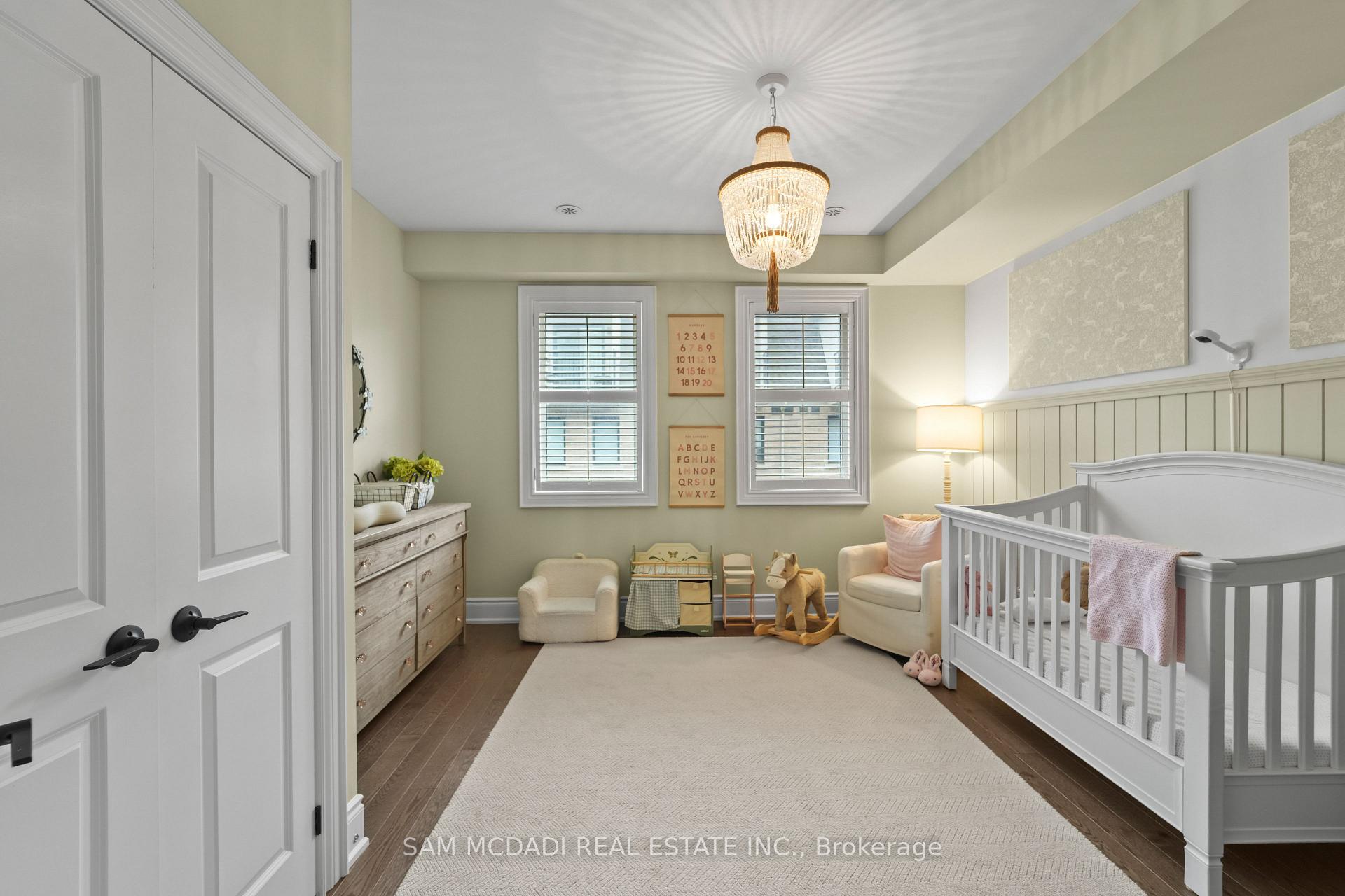 2160 Trafalgar Road 2, Oakville Unit: 2