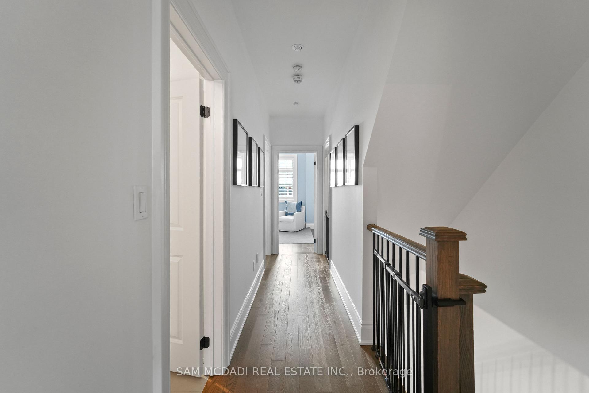 2160 Trafalgar Road 2, Oakville Unit: 2