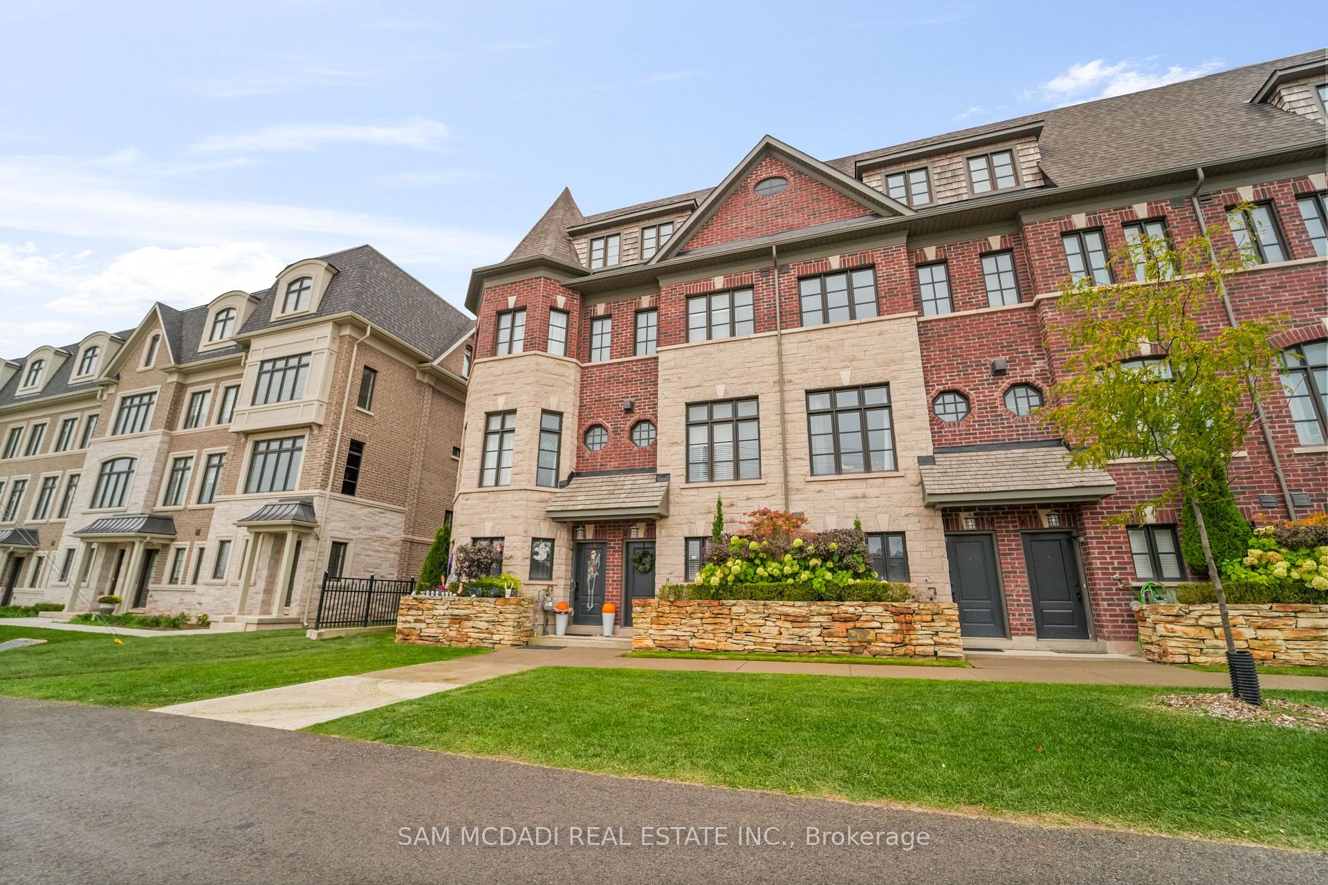 2160 Trafalgar Road 2, Oakville Unit: 2