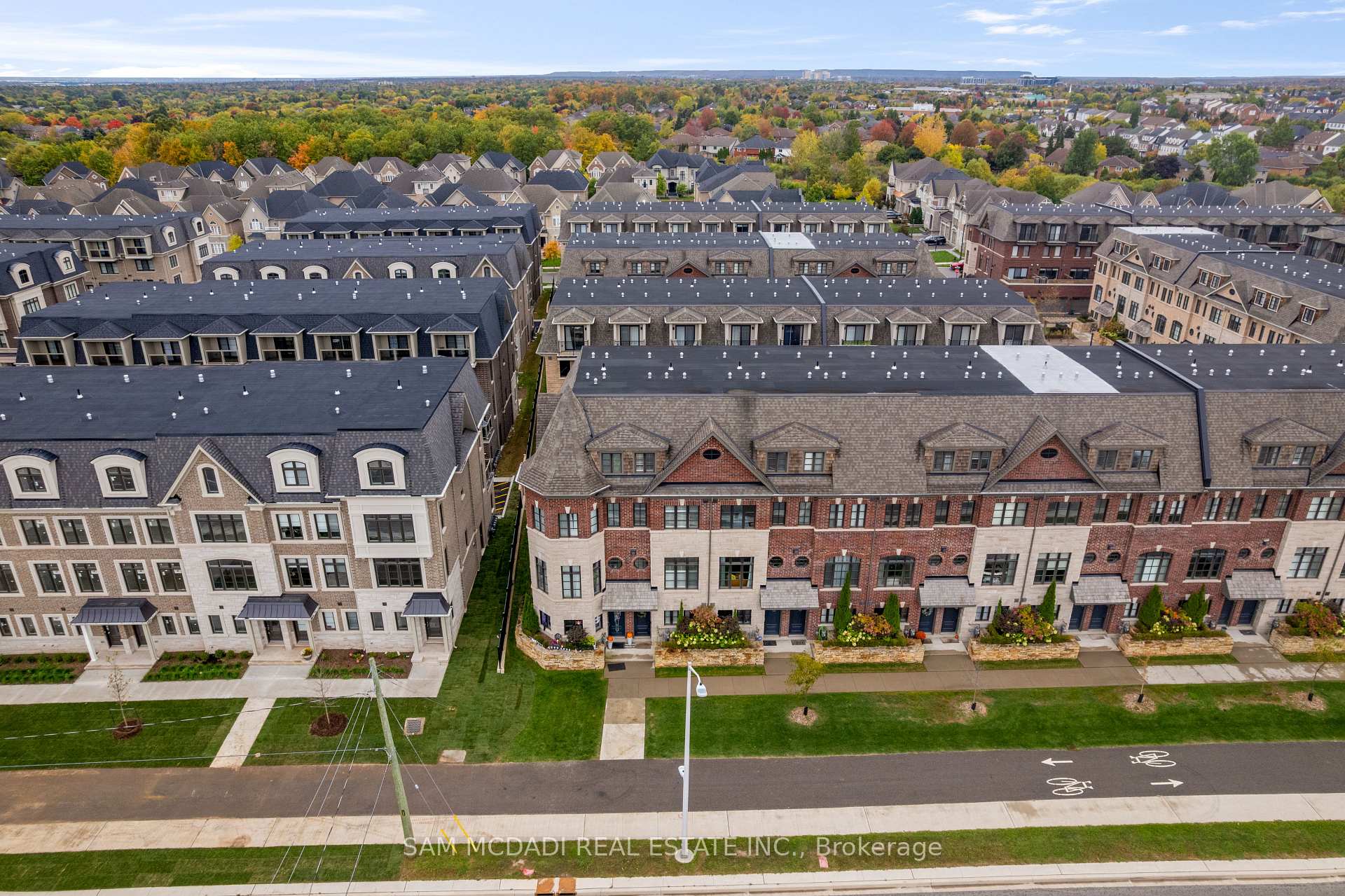 2160 Trafalgar Road 2, Oakville Unit: 2