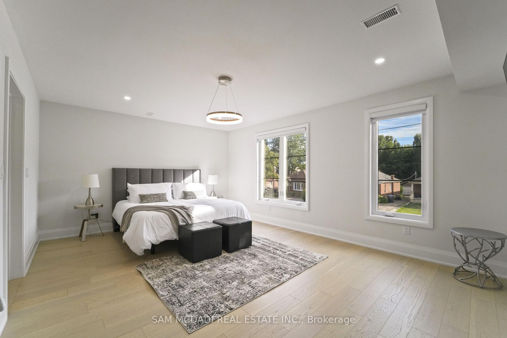 11B Maple Avenue N, Mississauga