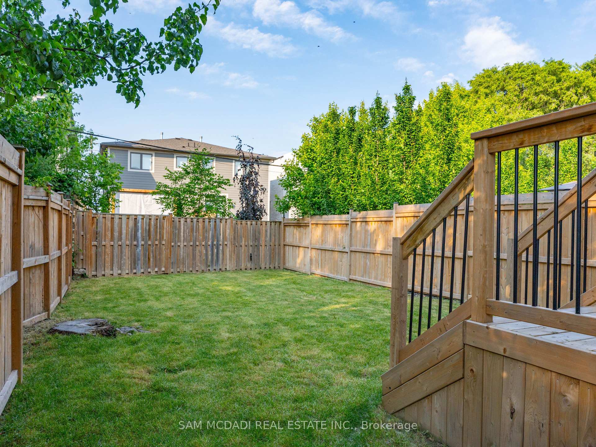 11B Maple Avenue N, Mississauga
