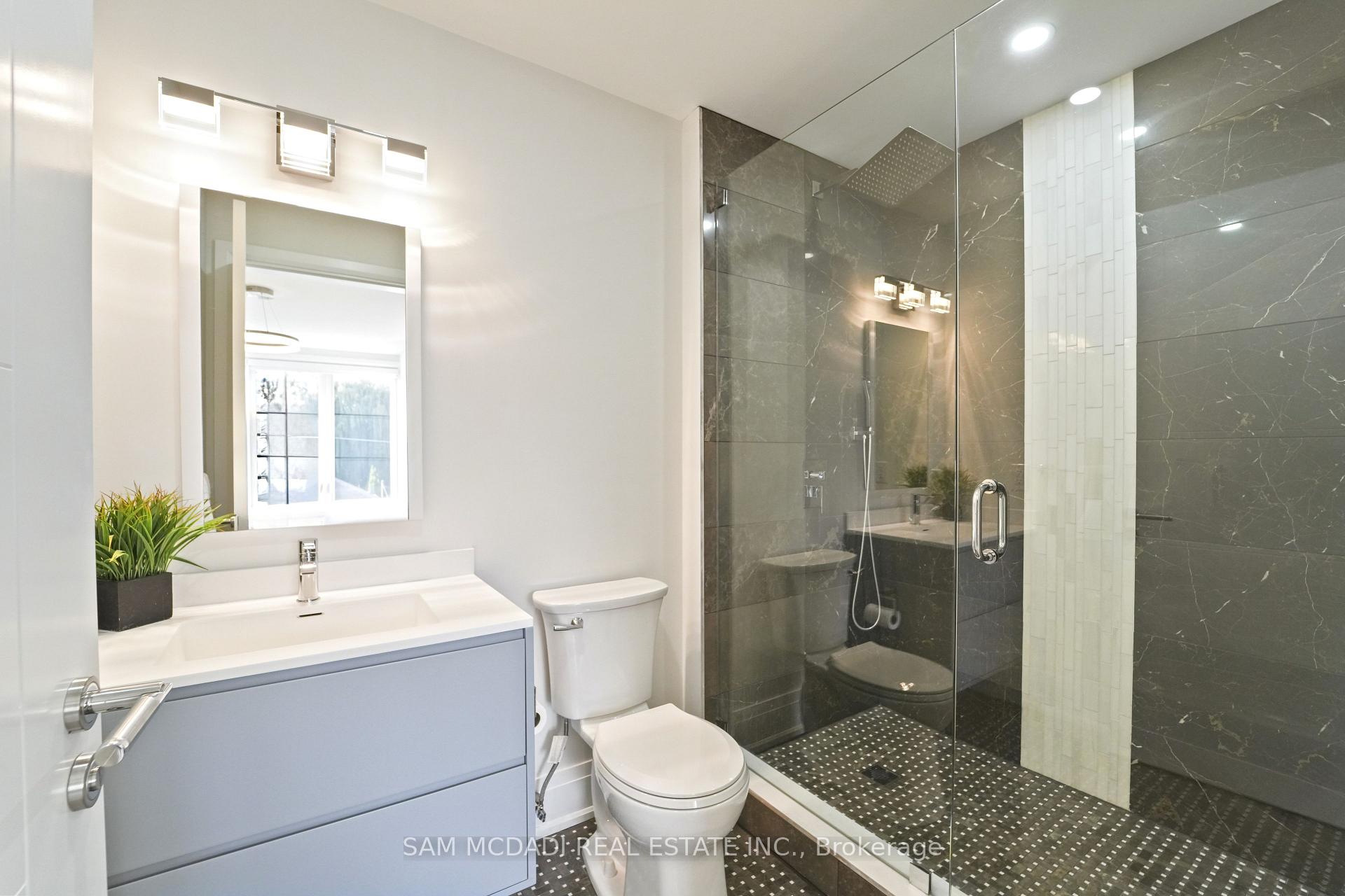 11B Maple Avenue N, Mississauga
