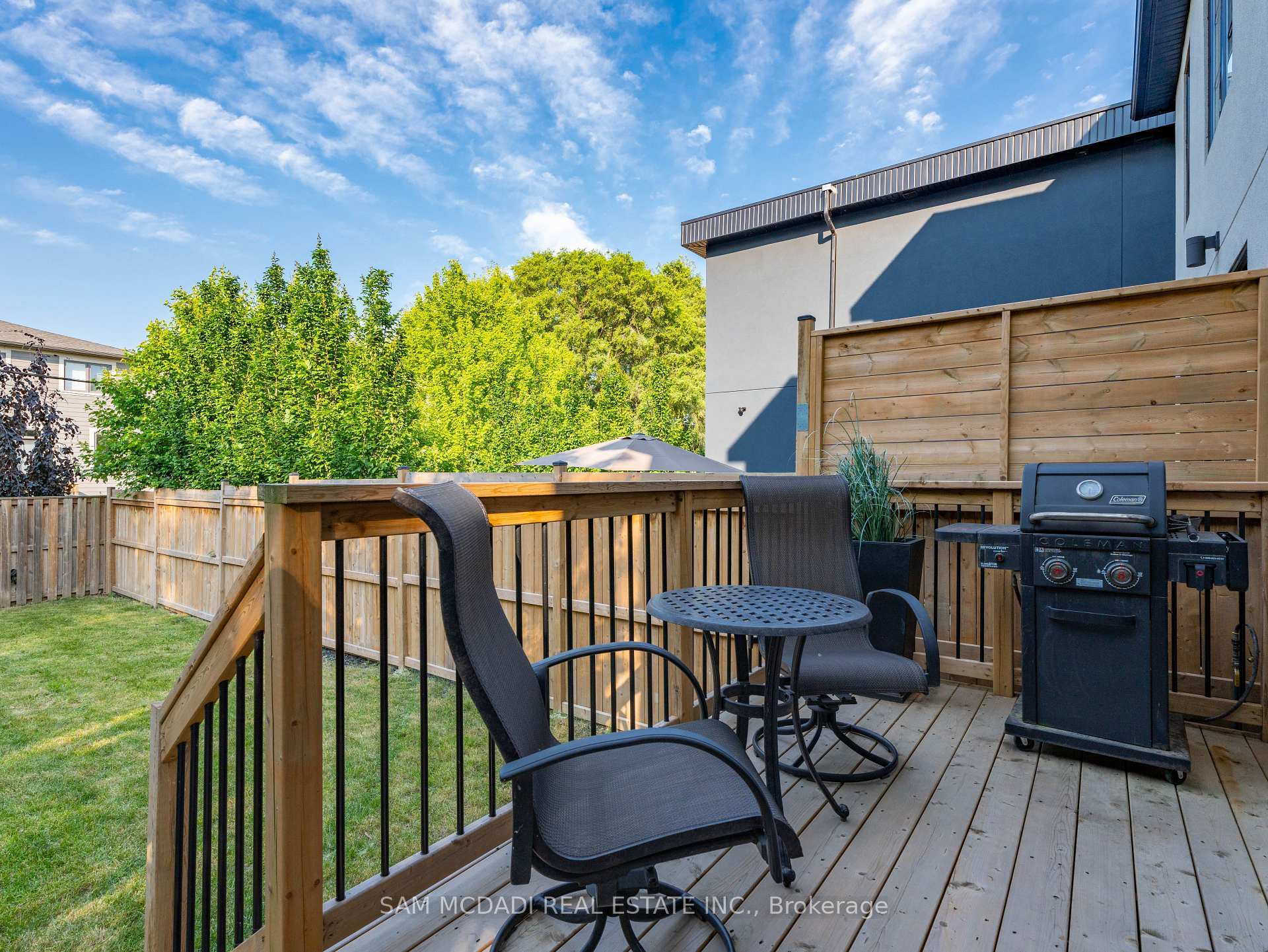11B Maple Avenue N, Mississauga