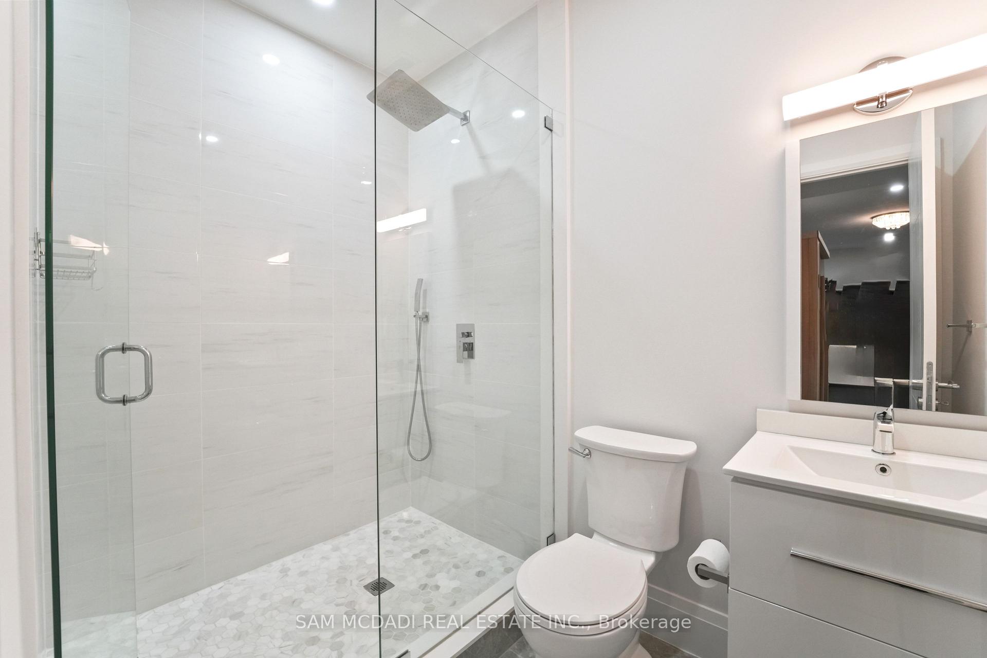 11B Maple Avenue N, Mississauga
