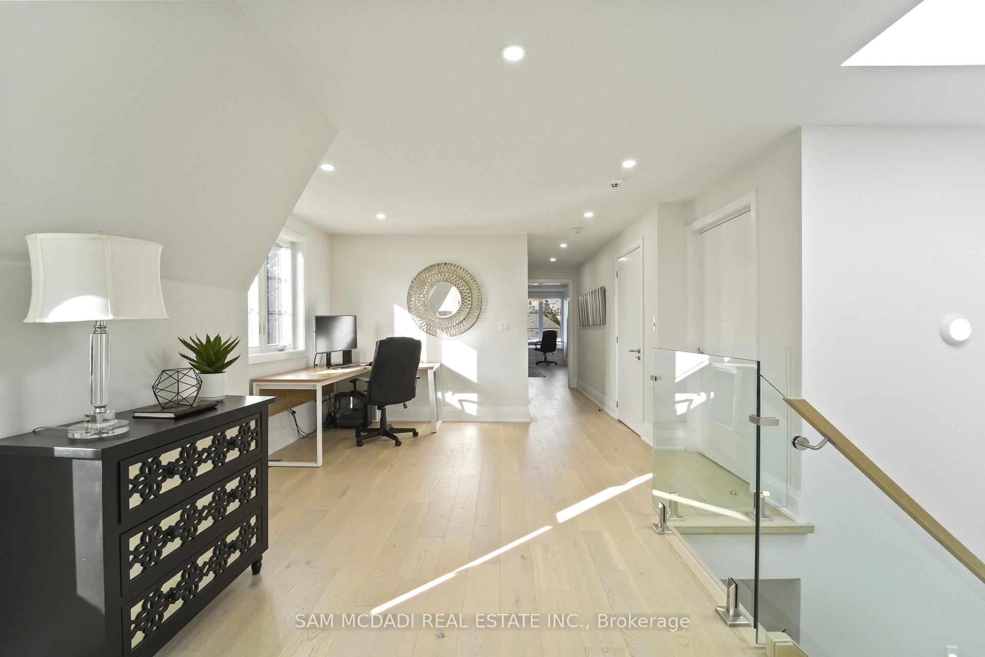 11B Maple Avenue N, Mississauga