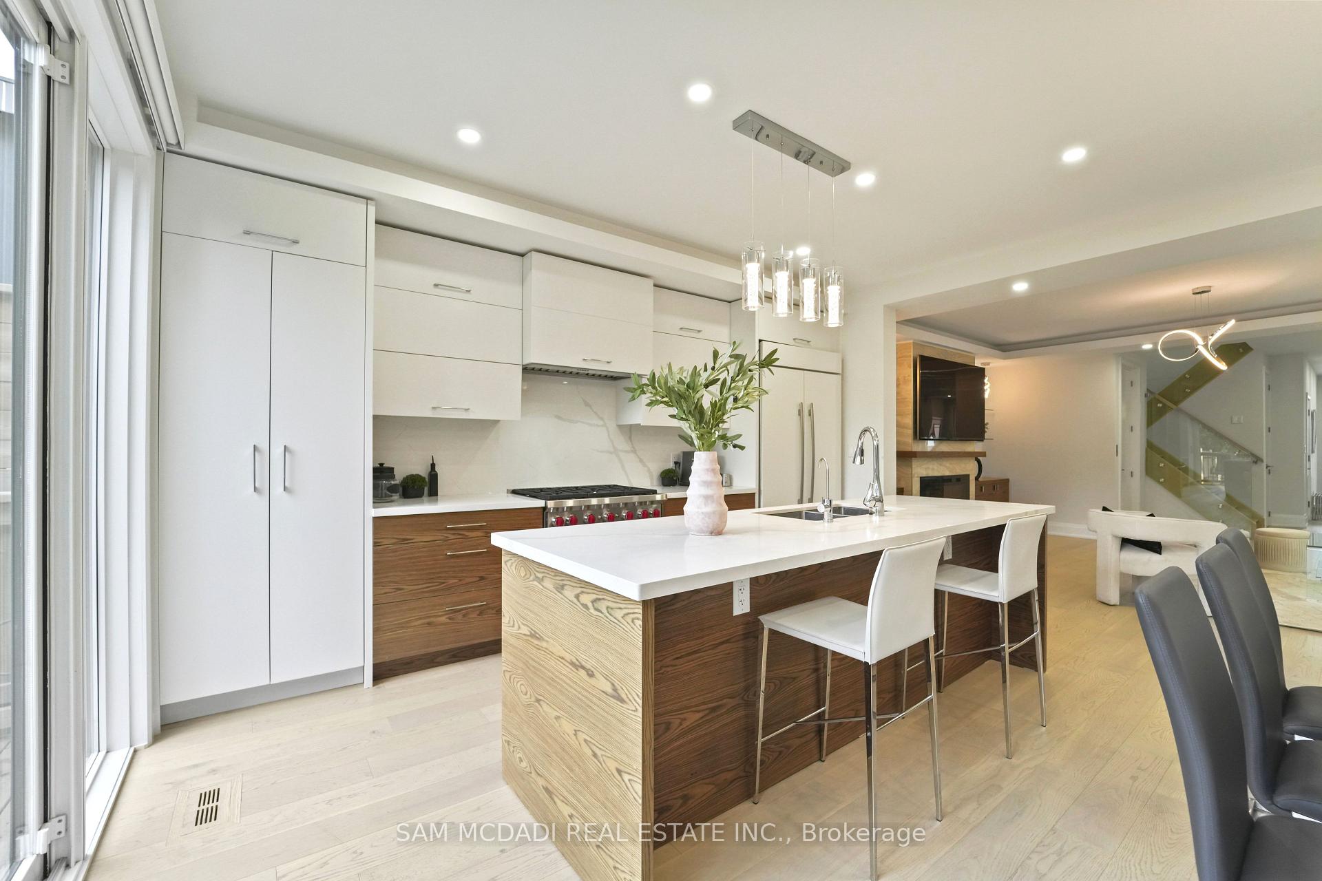11B Maple Avenue N, Mississauga