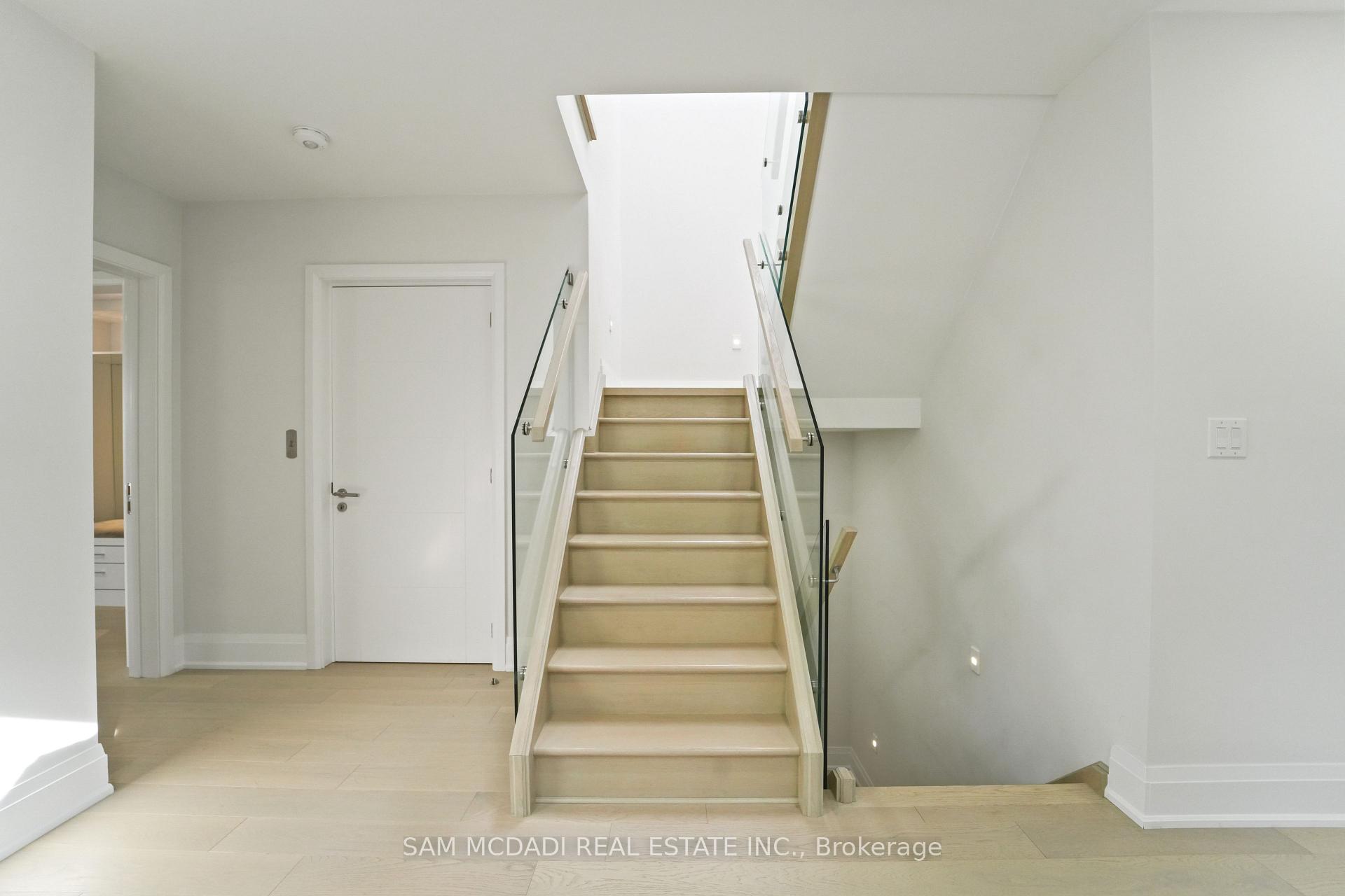 11B Maple Avenue N, Mississauga