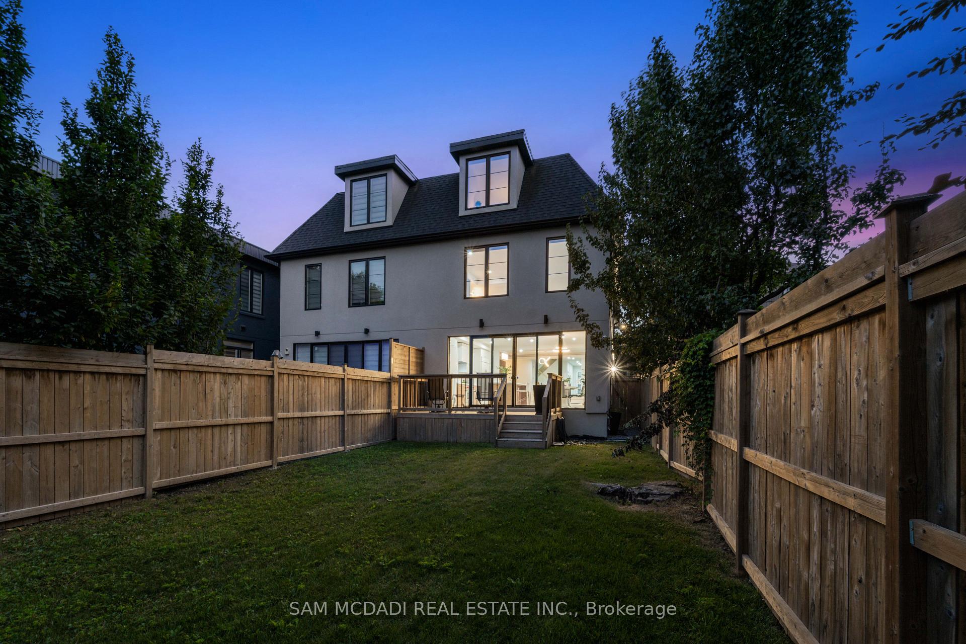 11B Maple Avenue N, Mississauga