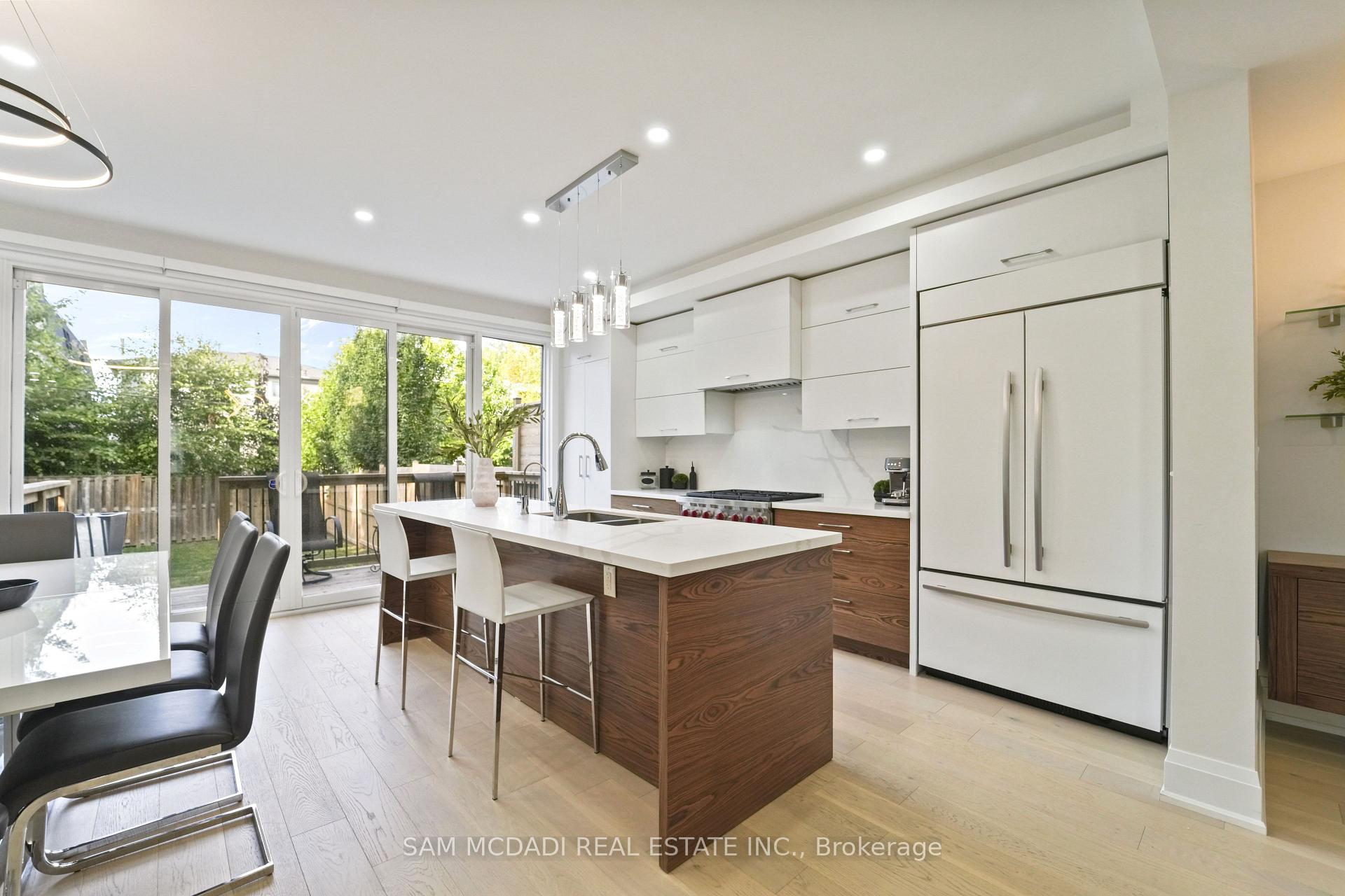 11B Maple Avenue N, Mississauga