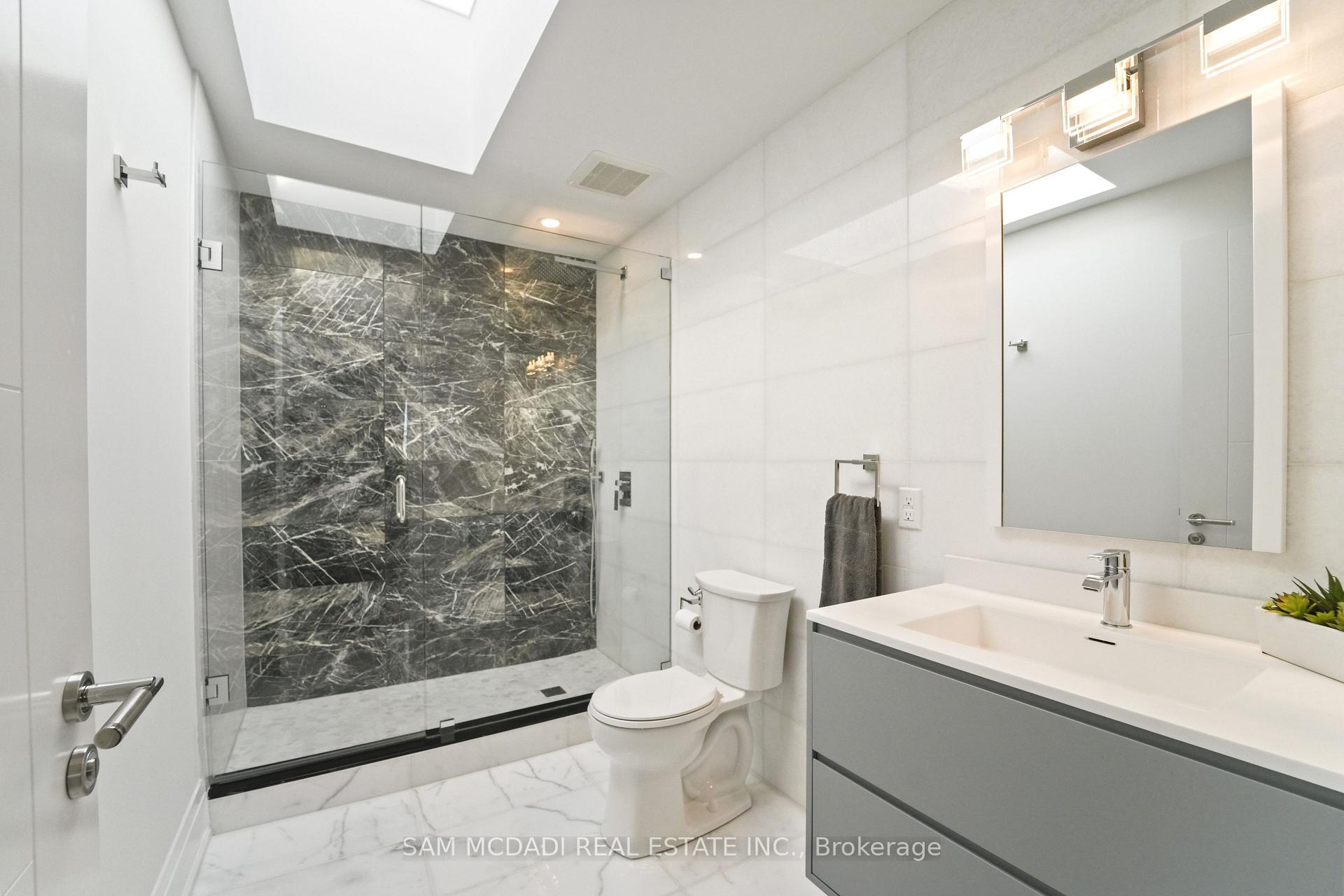 11B Maple Avenue N, Mississauga