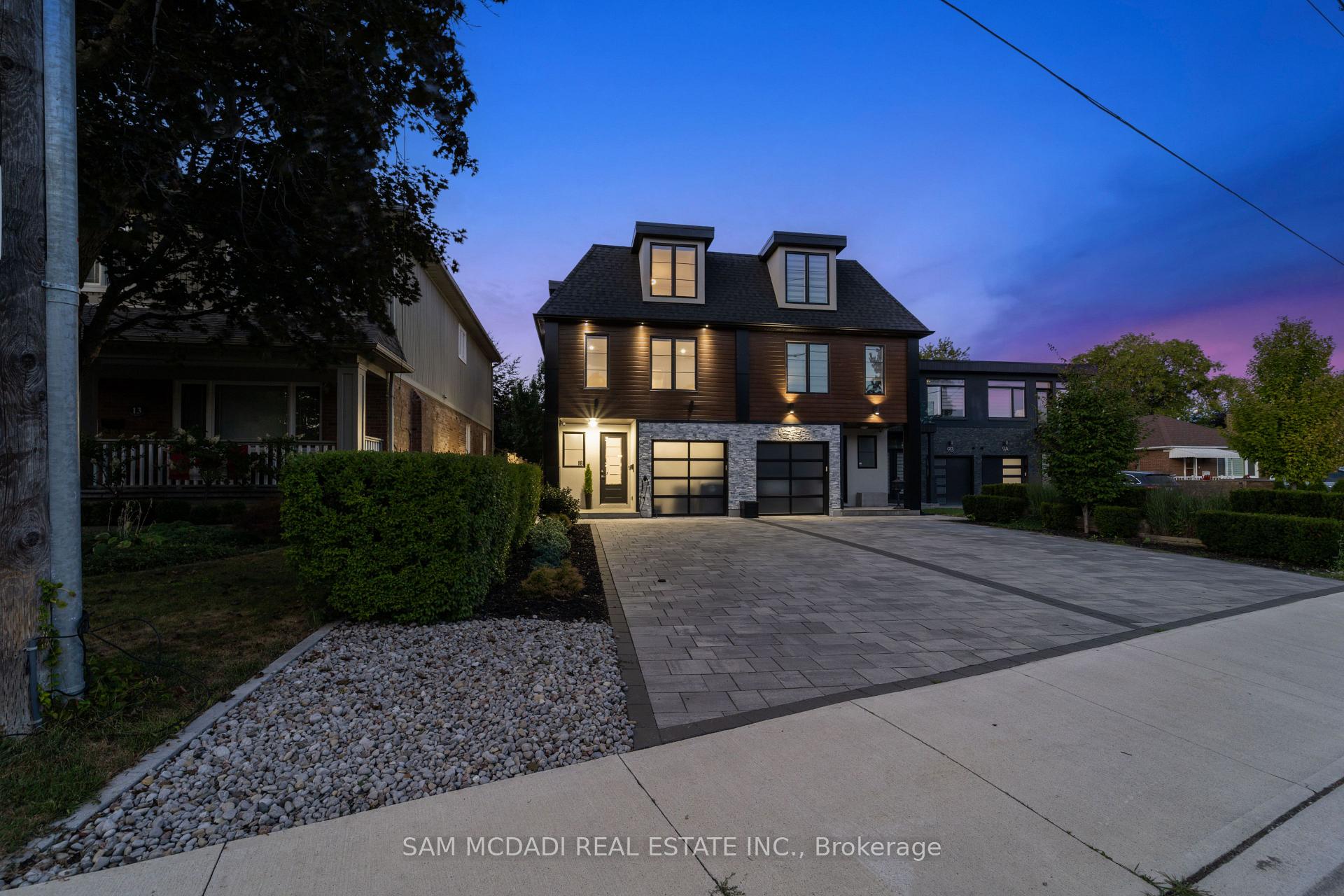11B Maple Avenue N, Mississauga