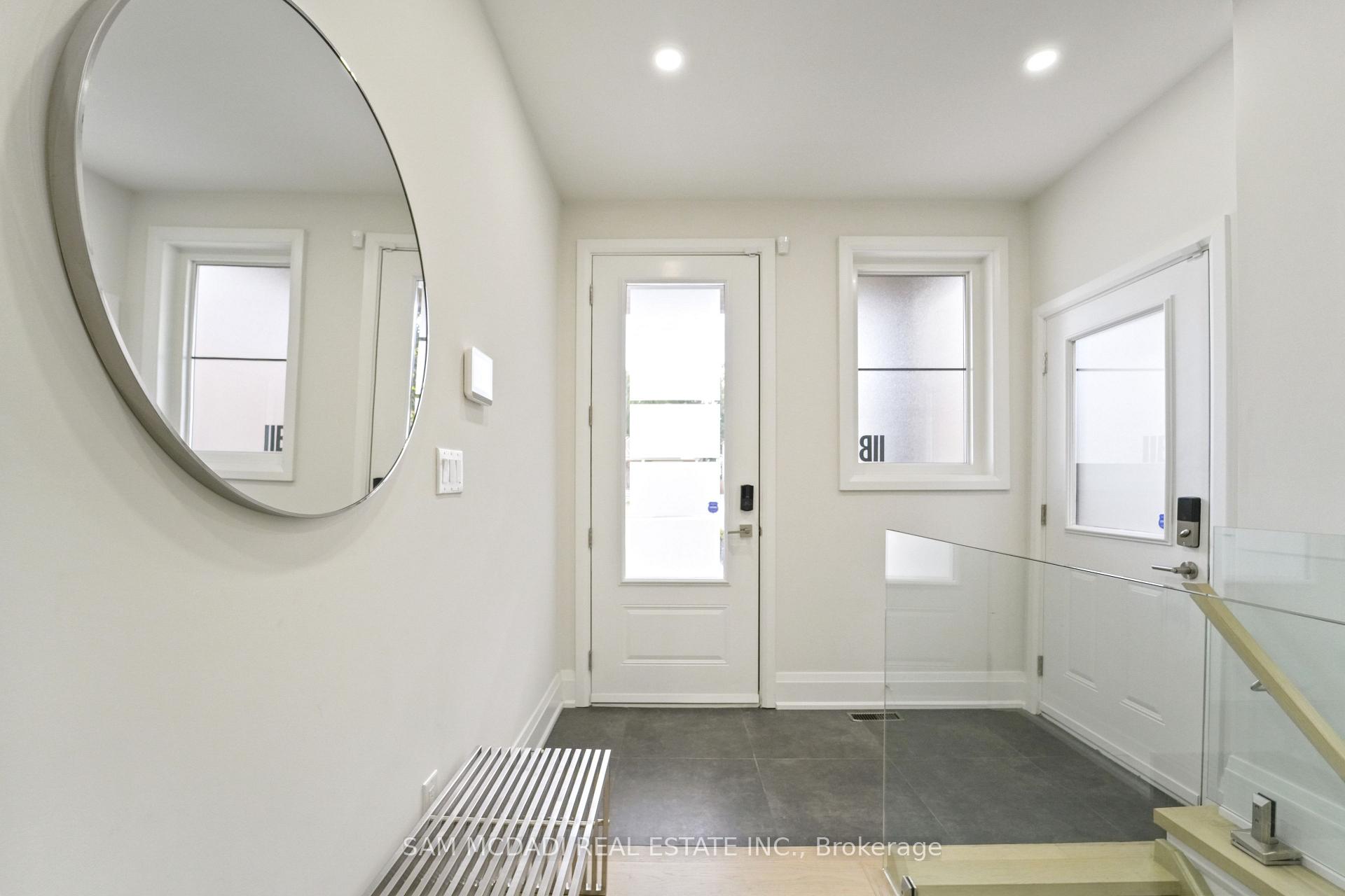 11B Maple Avenue N, Mississauga