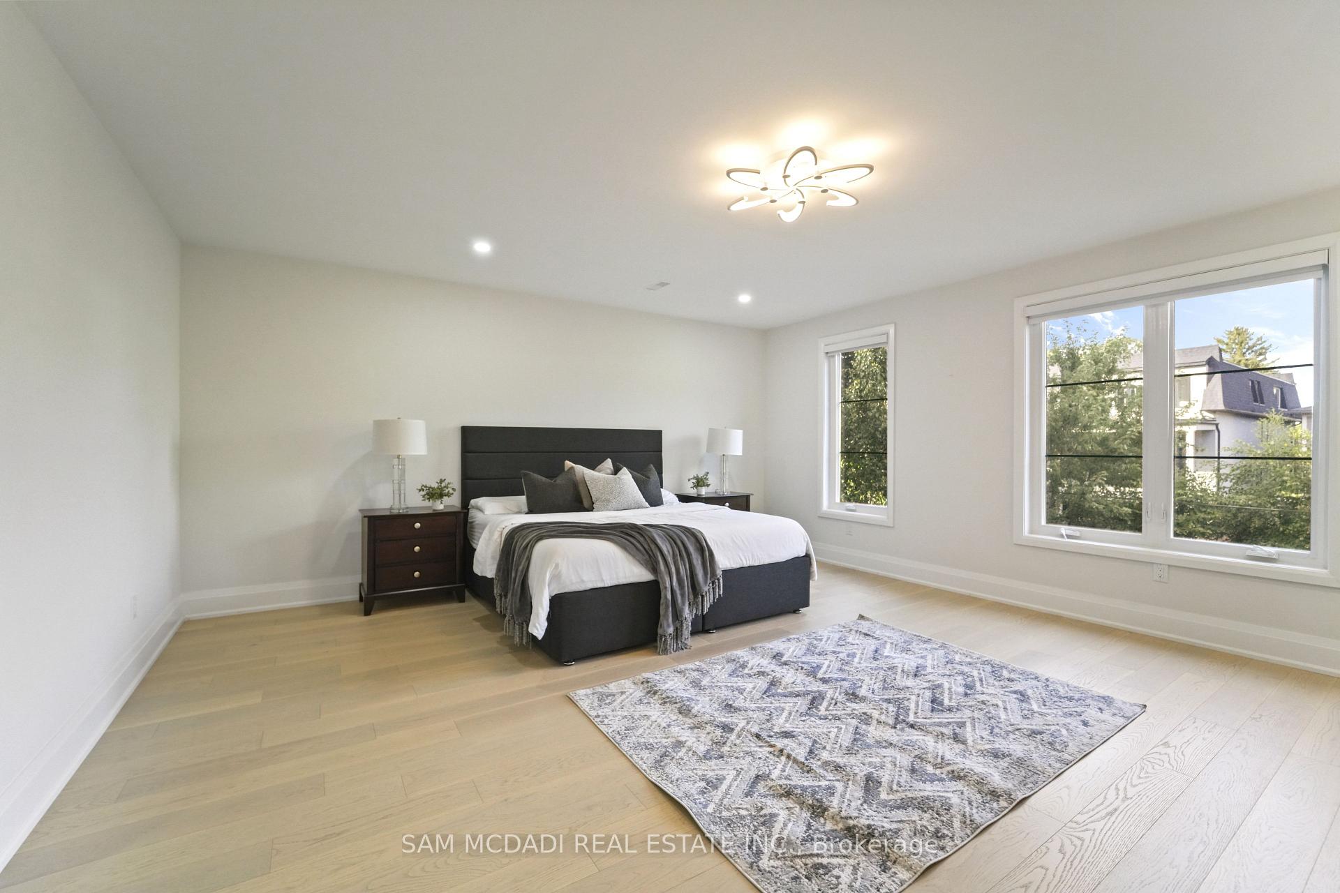 11B Maple Avenue N, Mississauga