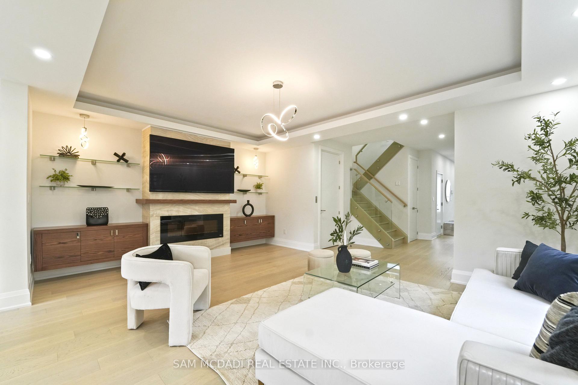 11B Maple Avenue N, Mississauga