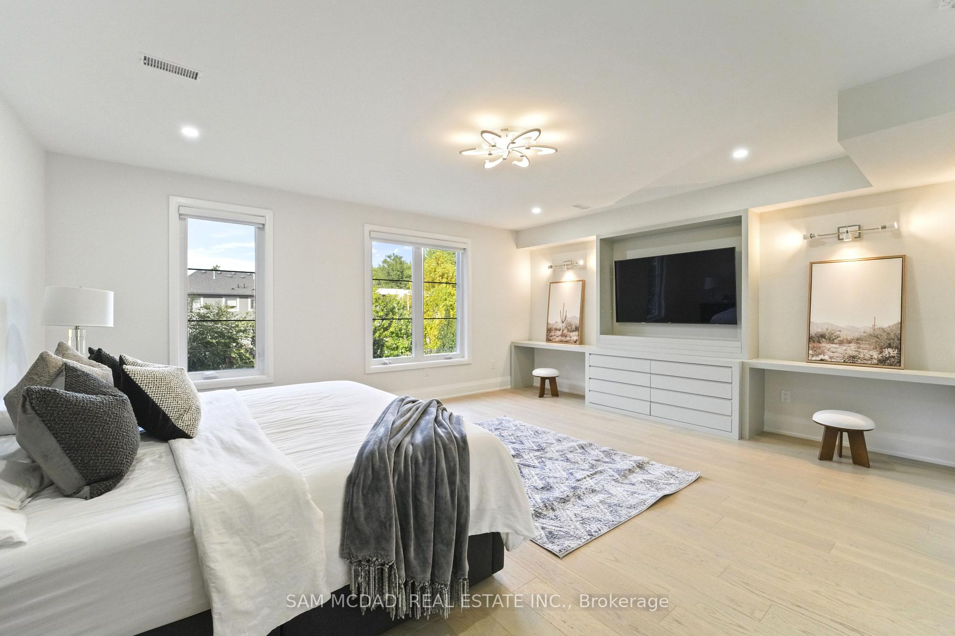 11B Maple Avenue N, Mississauga