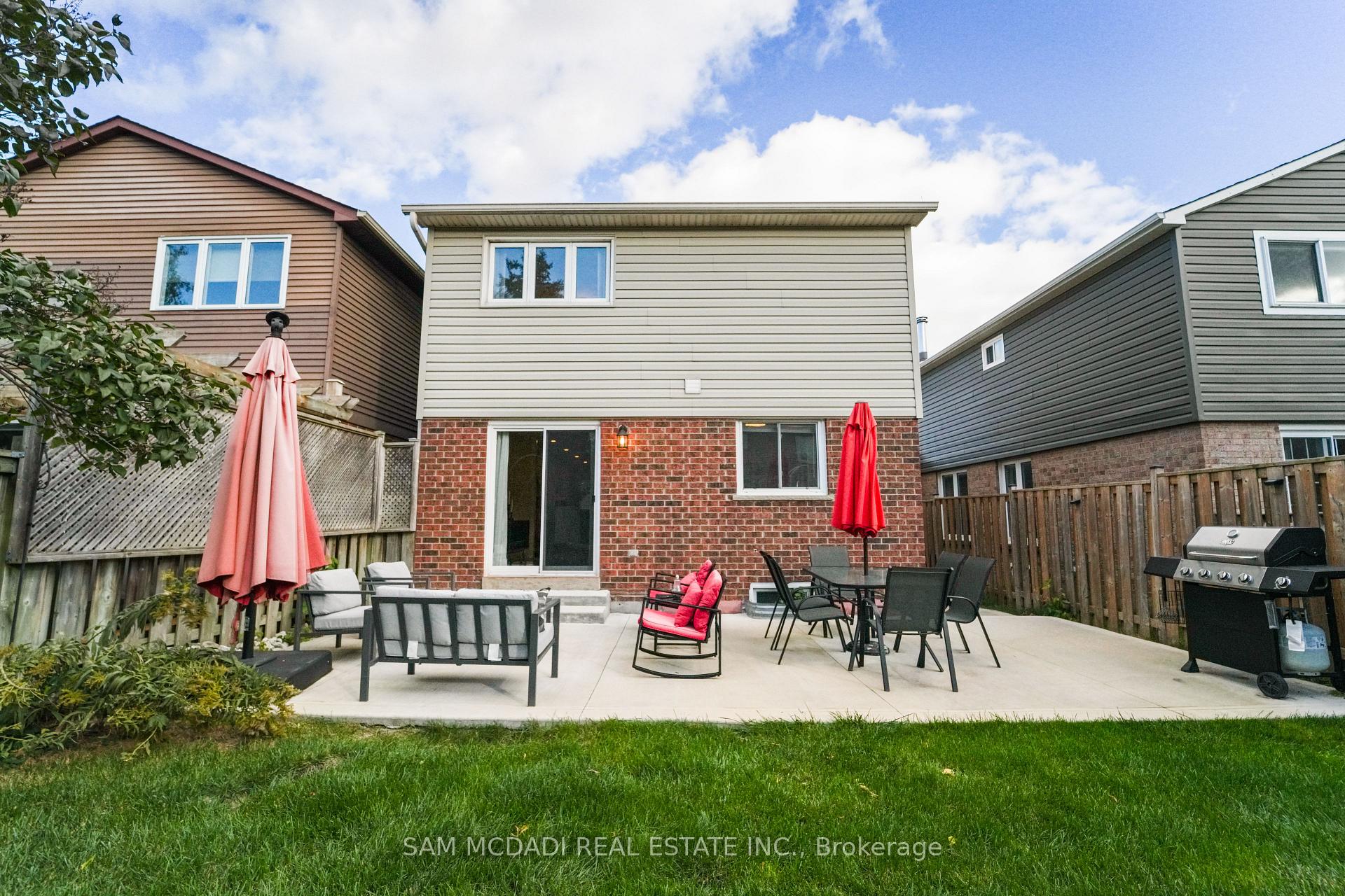 522 Roseheath Drive, Milton
