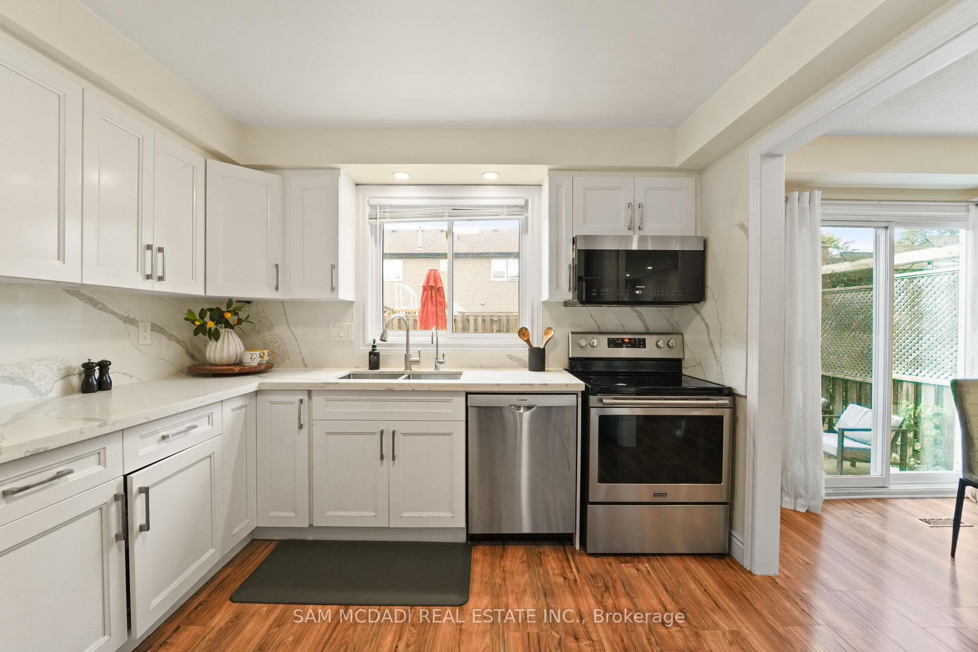 522 Roseheath Drive, Milton