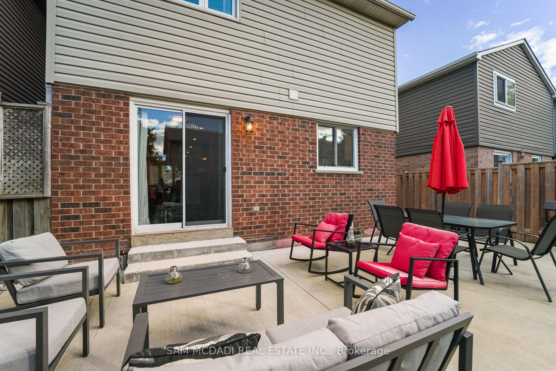 522 Roseheath Drive, Milton