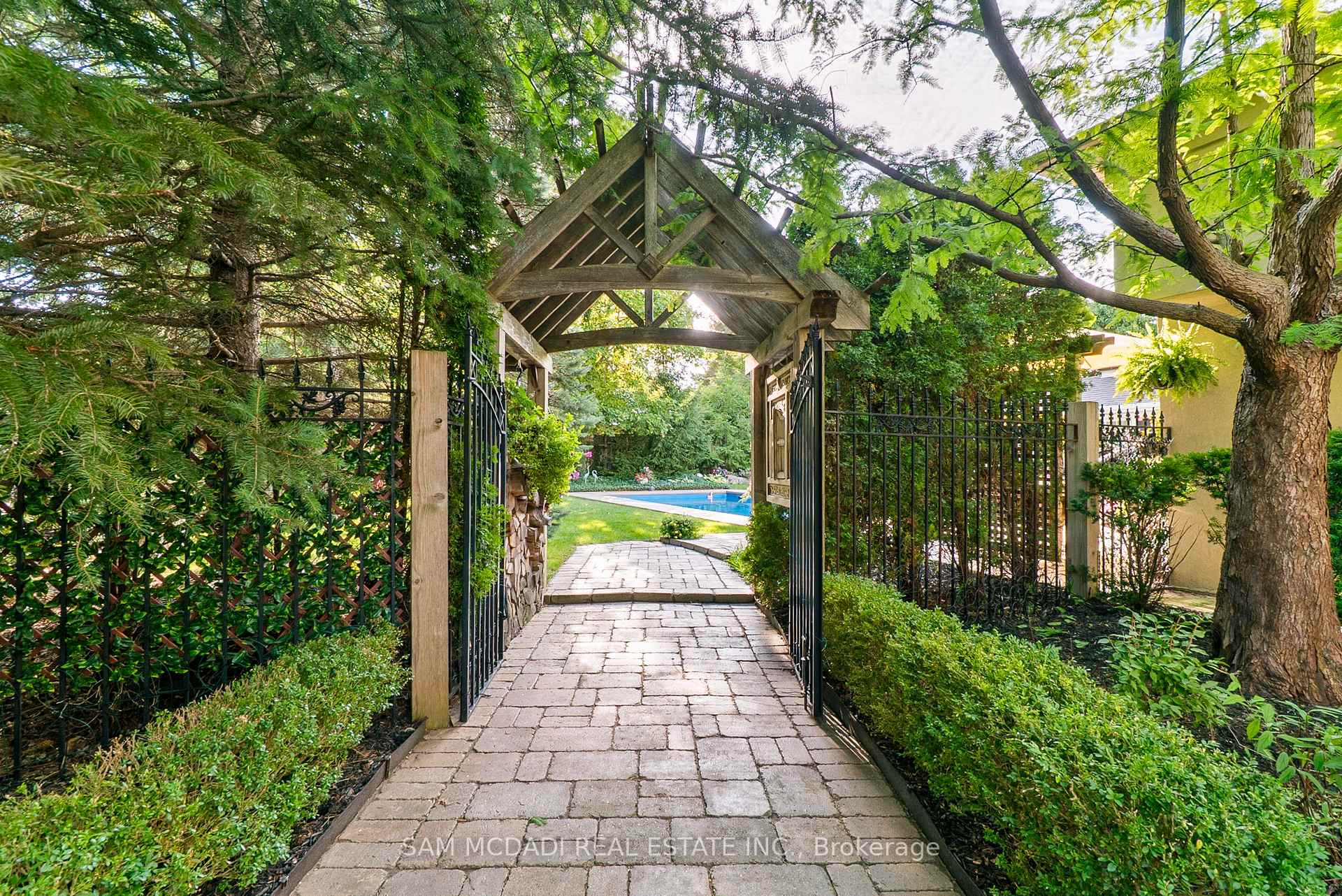 1522 Glenhill Crescent, Mississauga