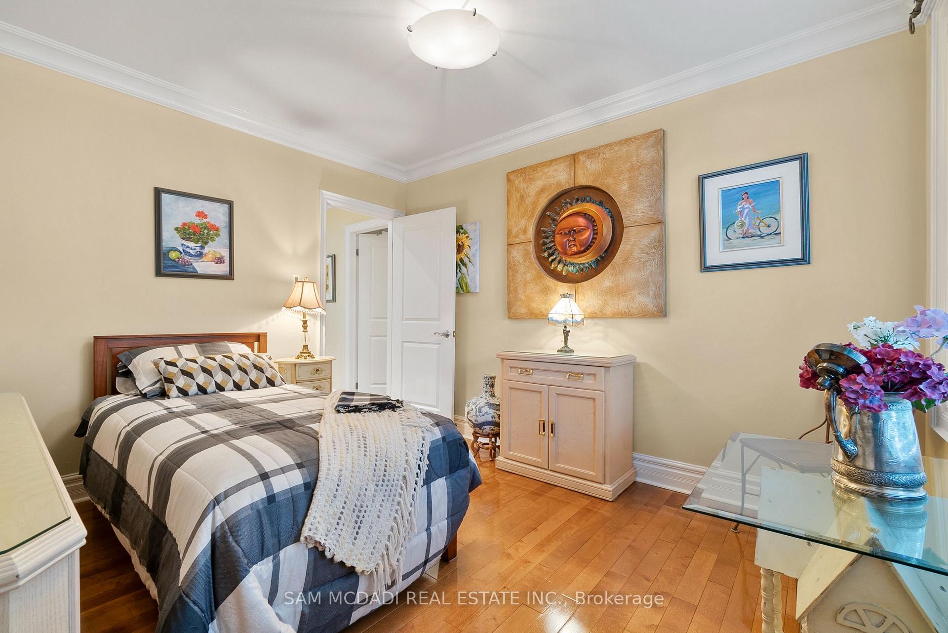1522 Glenhill Crescent, Mississauga