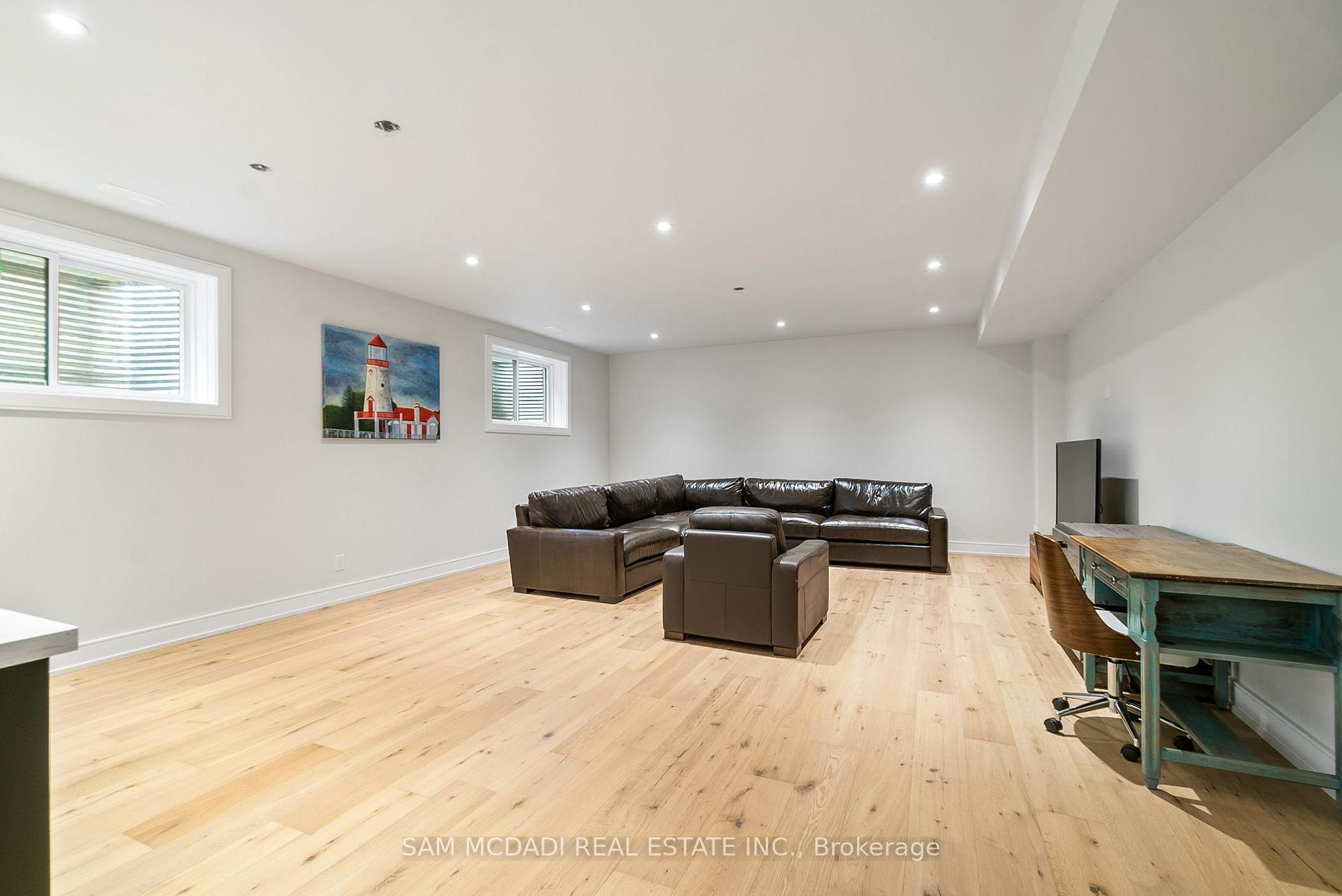 39 Oakwood Avenue N, Mississauga