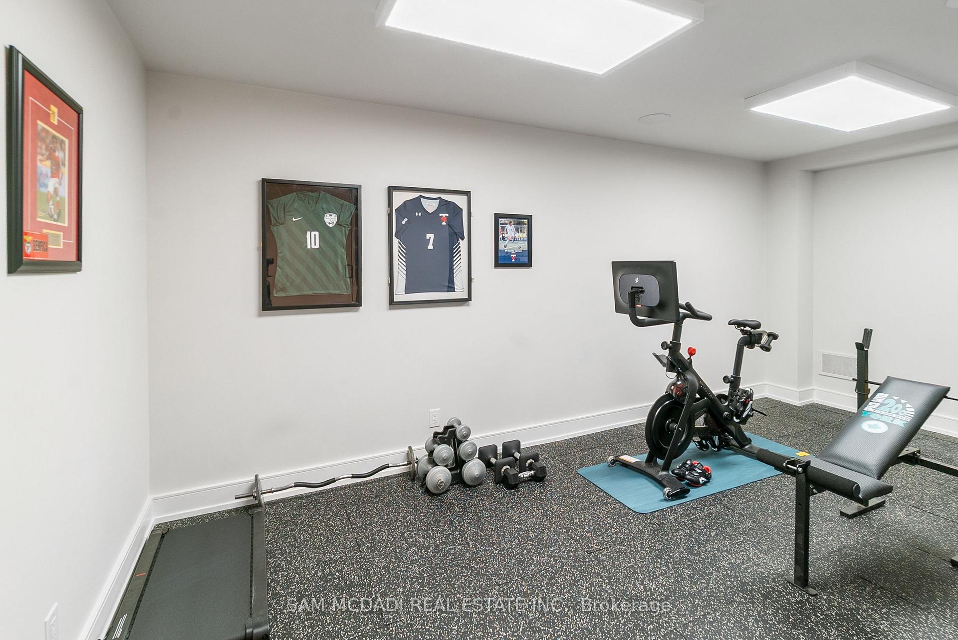39 Oakwood Avenue N, Mississauga