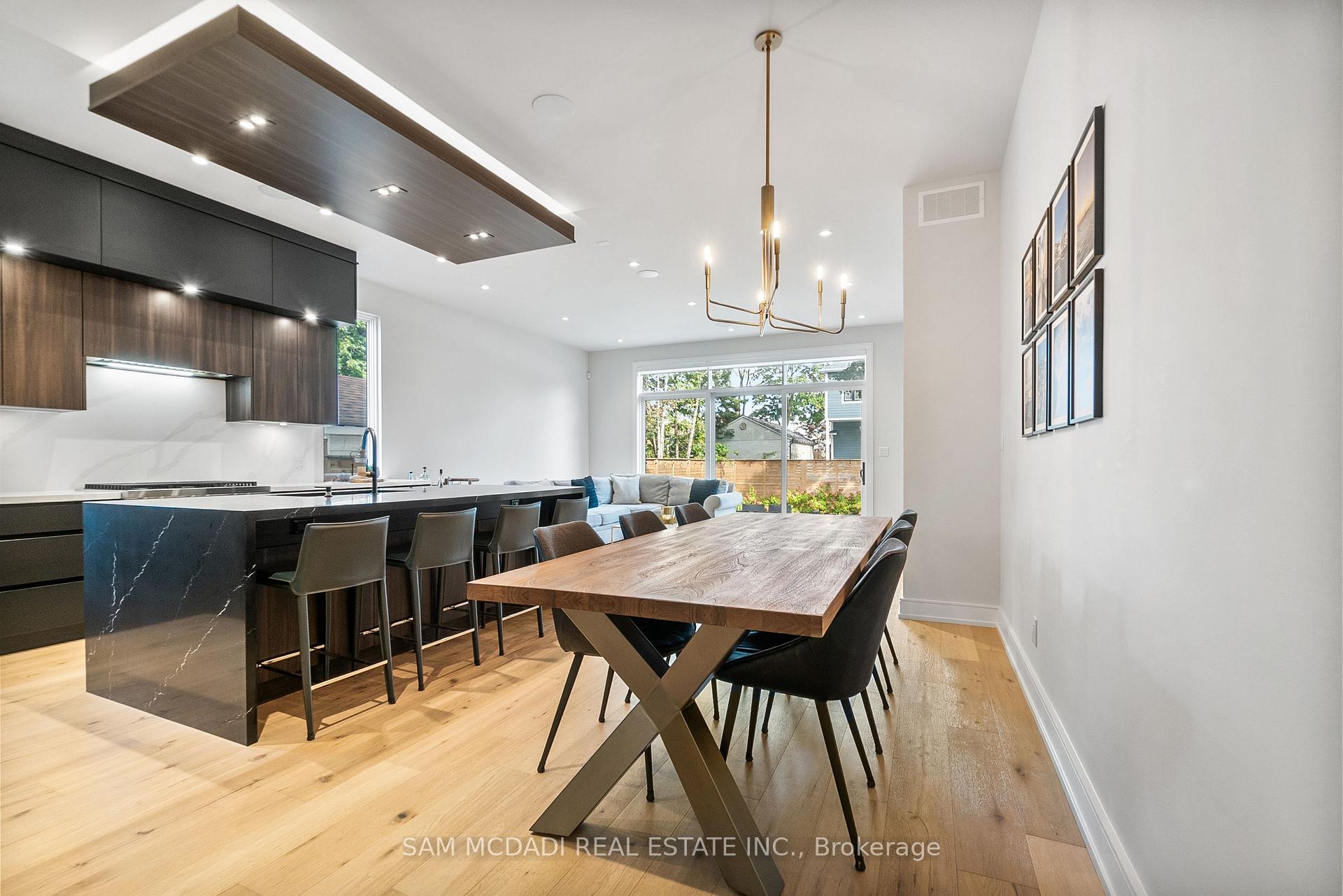 39 Oakwood Avenue N, Mississauga