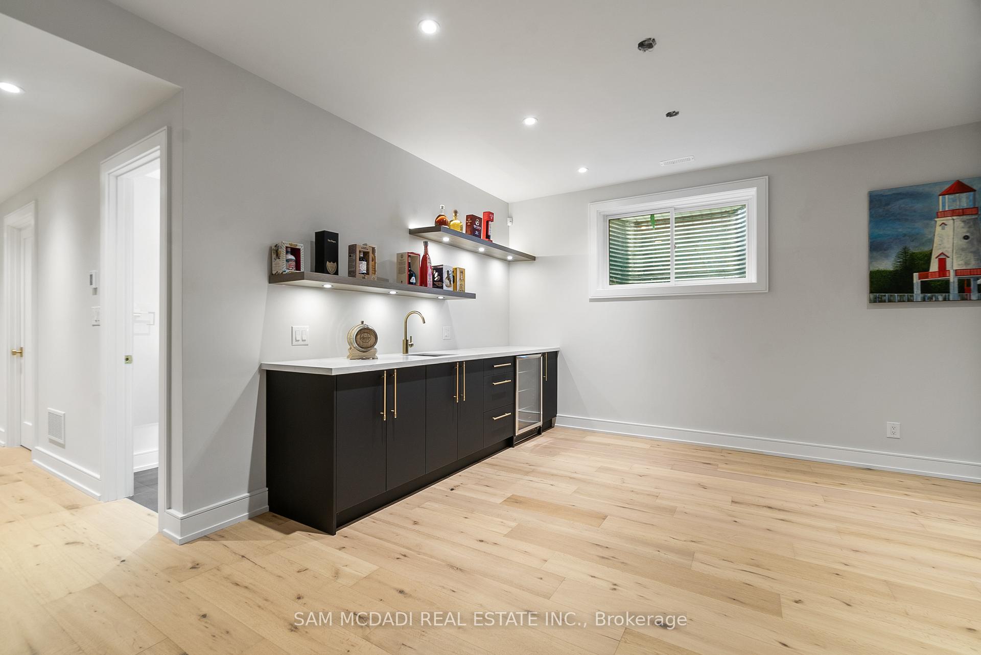 39 Oakwood Avenue N, Mississauga