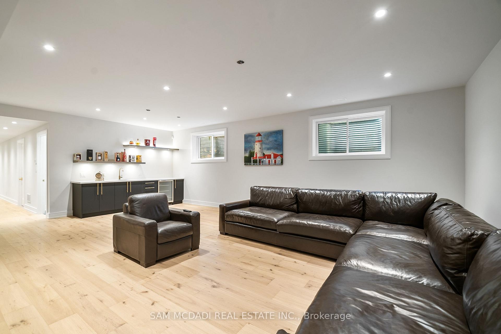 39 Oakwood Avenue N, Mississauga