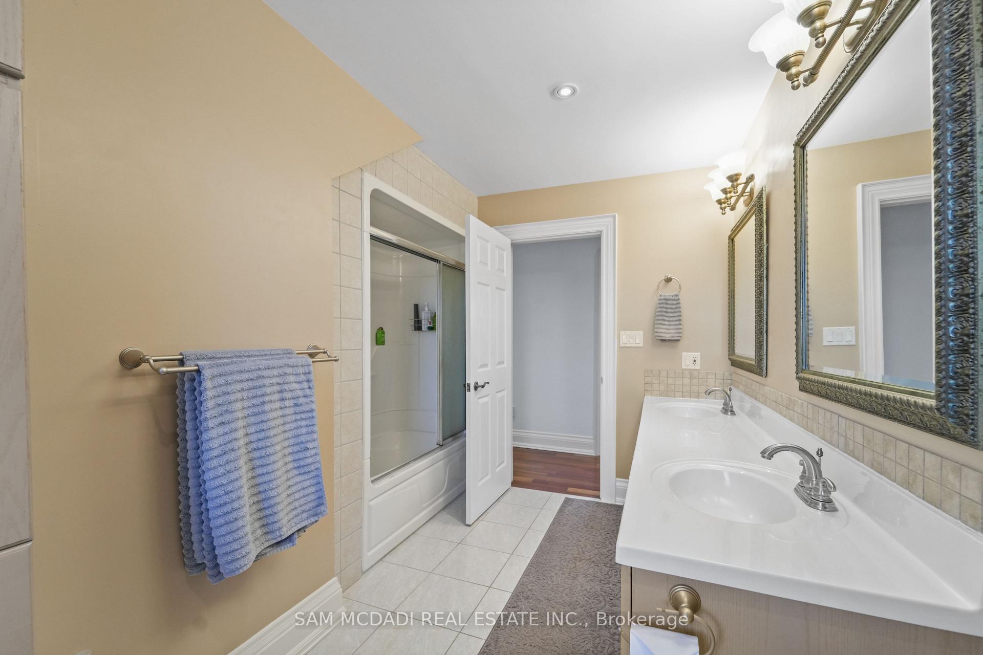 5431 Appleby Line, Burlington