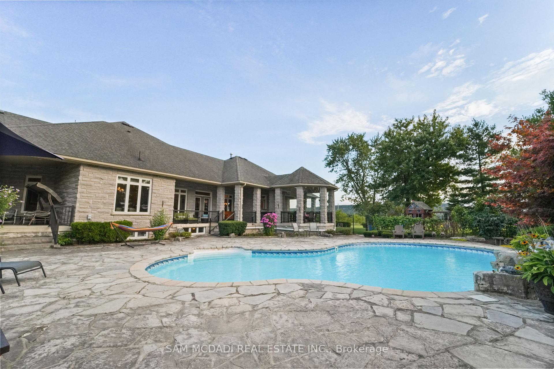 5431 Appleby Line, Burlington