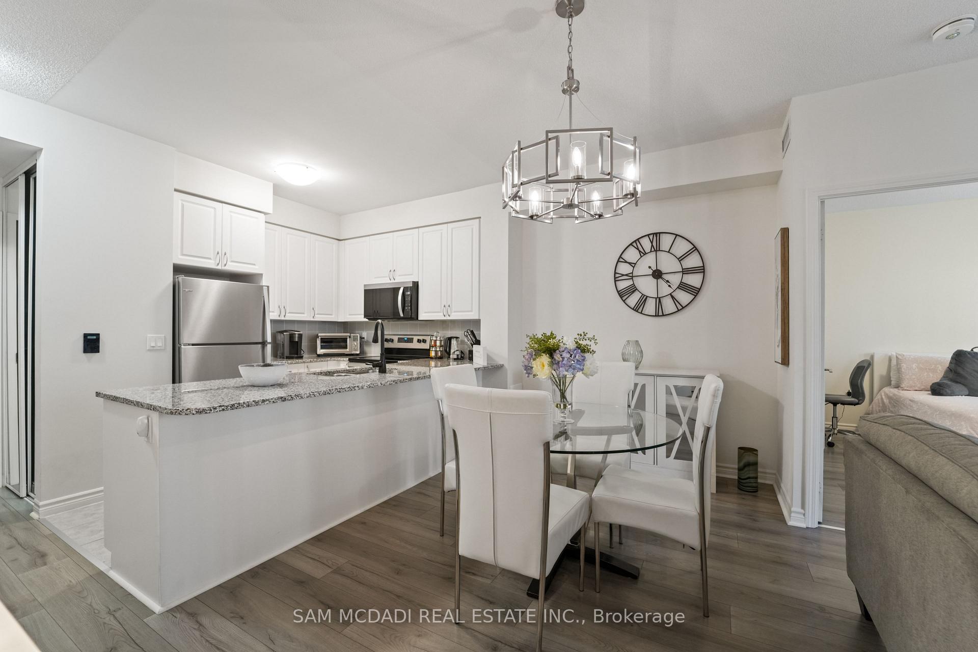 349 Rathburn Road W 207, Mississauga Unit: 207