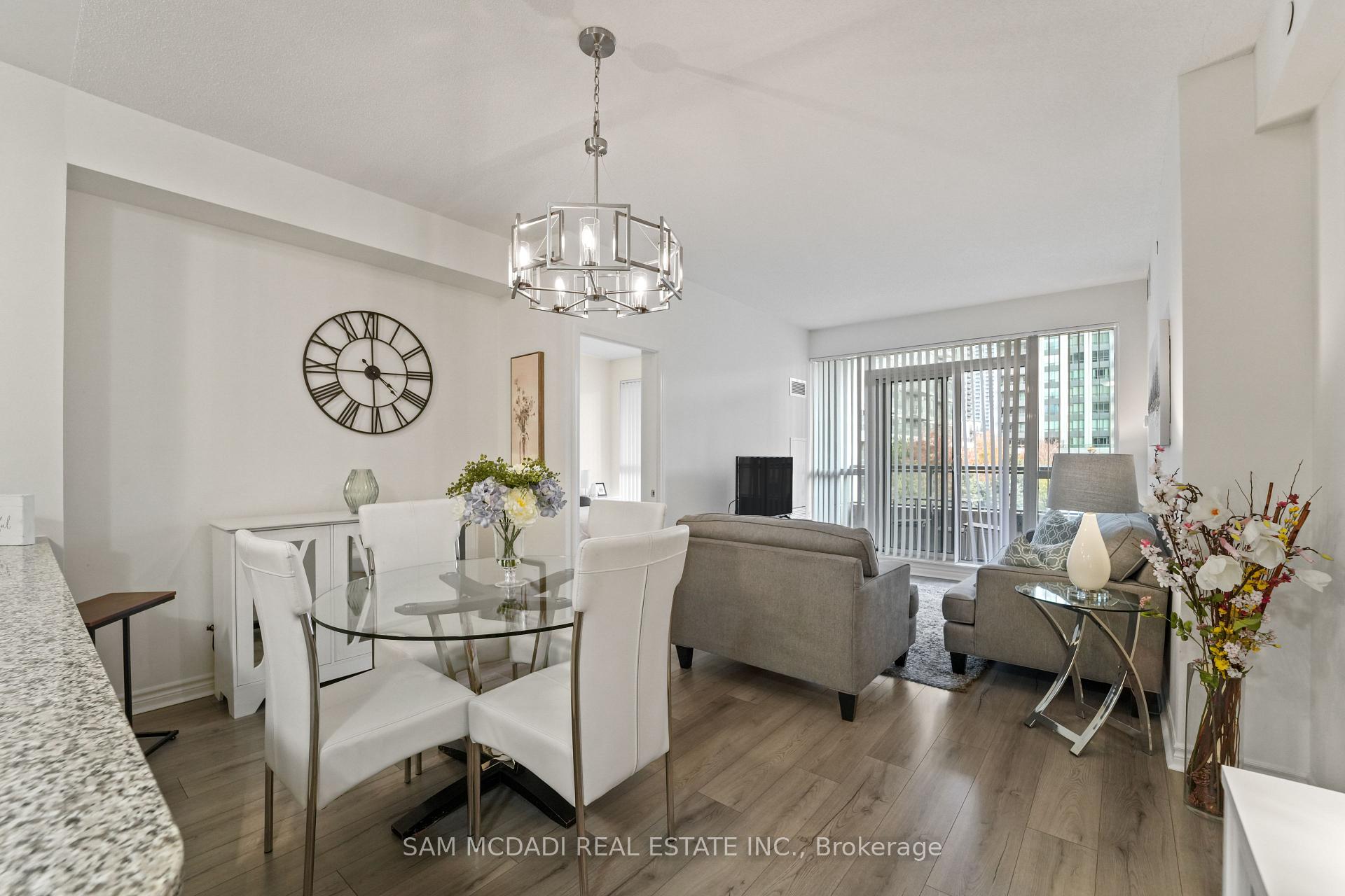 349 Rathburn Road W 207, Mississauga Unit: 207