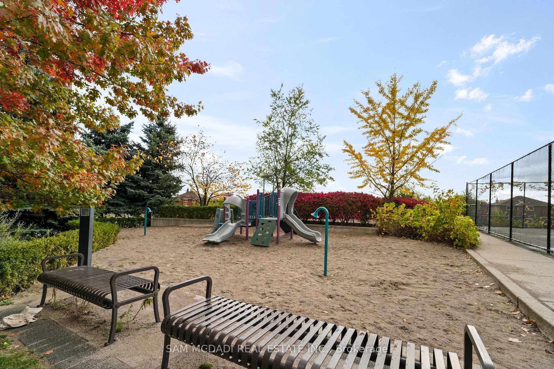 349 Rathburn Road W 207, Mississauga Unit: 207