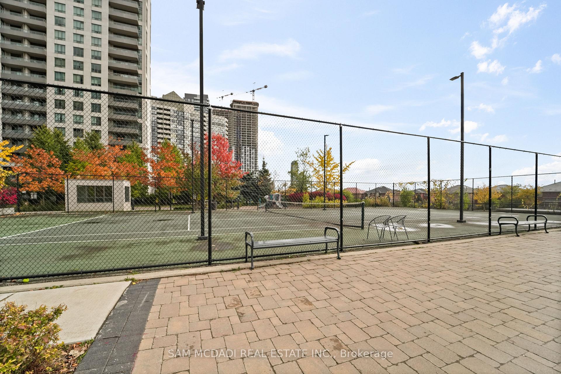 349 Rathburn Road W 207, Mississauga Unit: 207