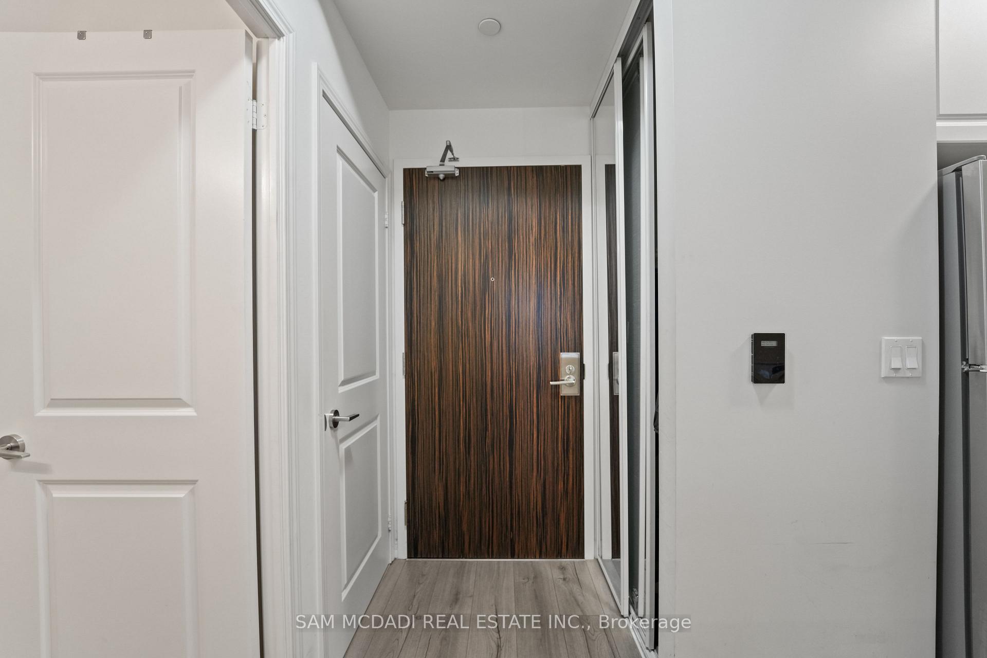 349 Rathburn Road W 207, Mississauga Unit: 207